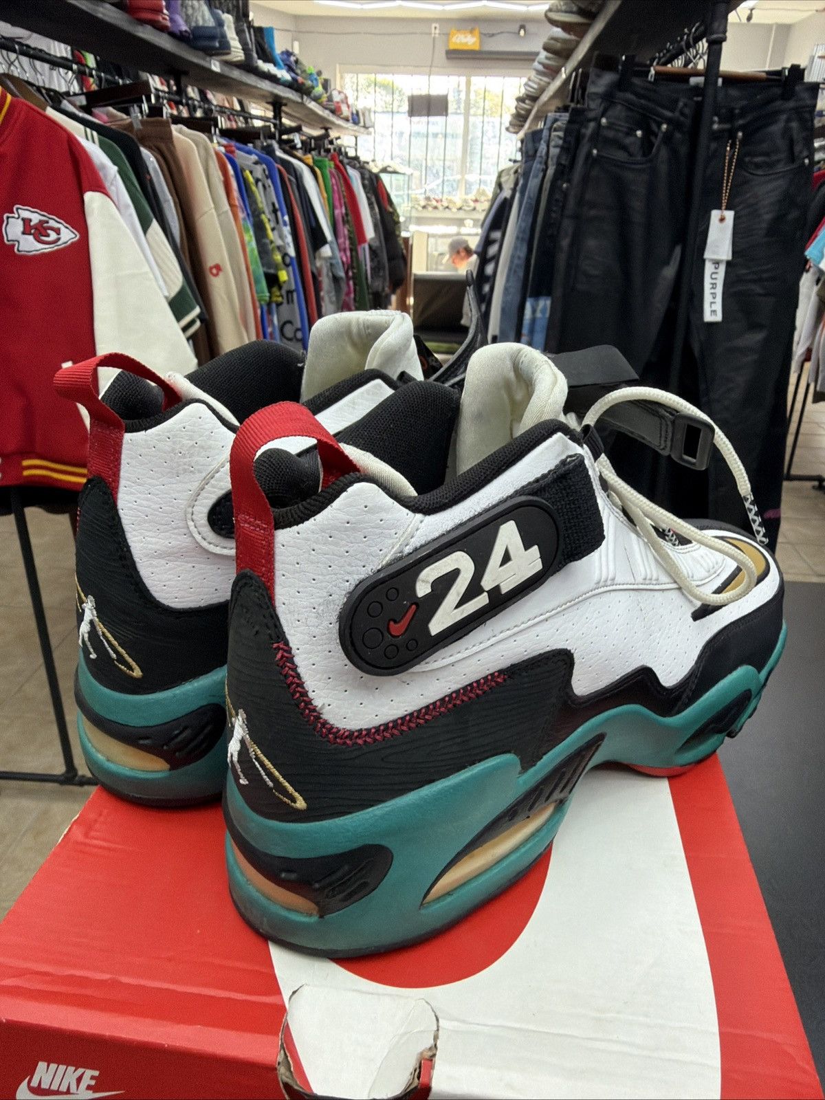 Nike Nike Air Griffey Max 1 Sweetest Swing Mens Size 10 Size US 10 / EU 43 - 18 Thumbnail