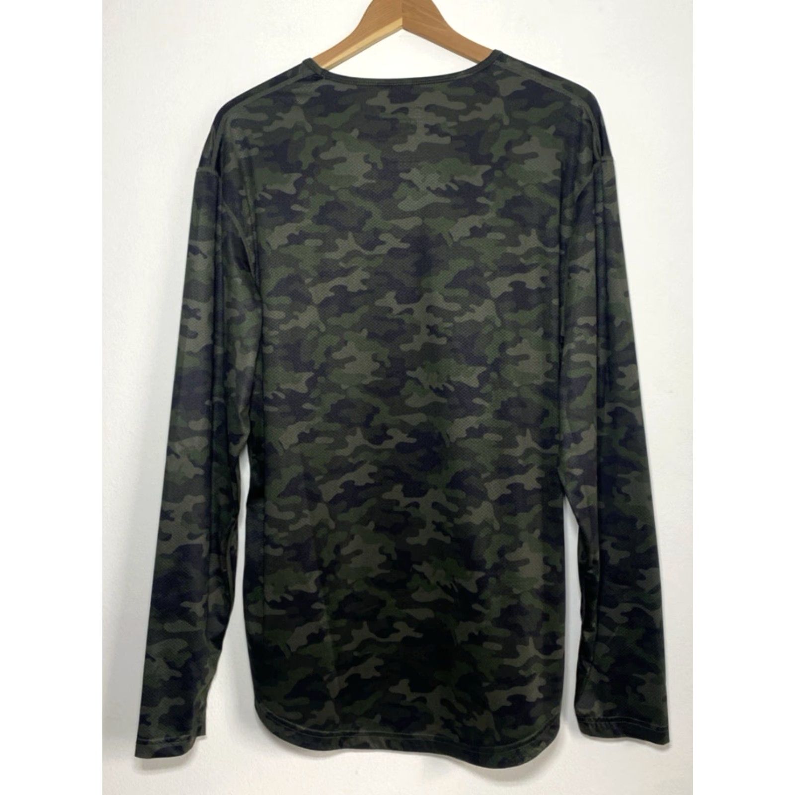 Vintage VINTAGE BYLT Drop Cut Long Sleeve Performance Tee Camouflage Green Sz L Mens Shirt Size US M / EU 48-50 / 2 - 2 Thumbnail