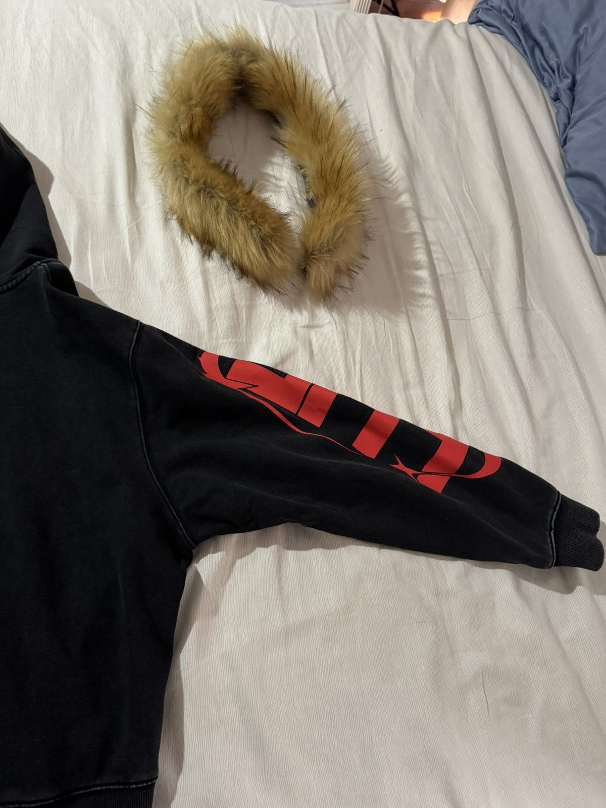 Other Love U Forever Fur Hoodie Size US L / EU 52-54 / 3 - 12 Thumbnail