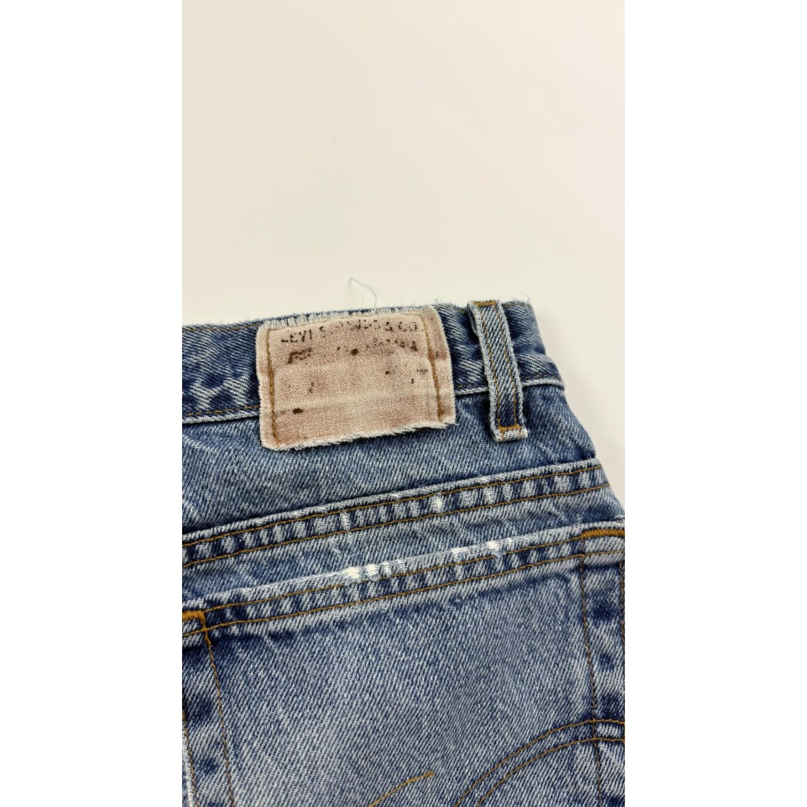 Levi's Levi's Denim Shorts Mens 31 Blue Stonewash Bermuda 5 Pocket Zip Fly Frayed Hem Distressed Pockets Jeans Casual Mens Size US 31 - 7 Thumbnail
