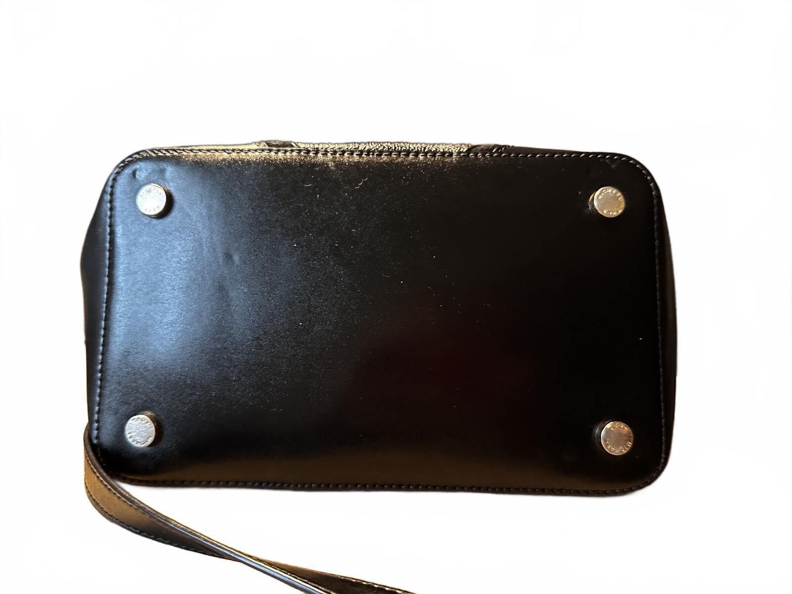 Michael Kors Michael Kors Black Leather Crossbody Bucket Bag Size ONE SIZE - 4 Thumbnail