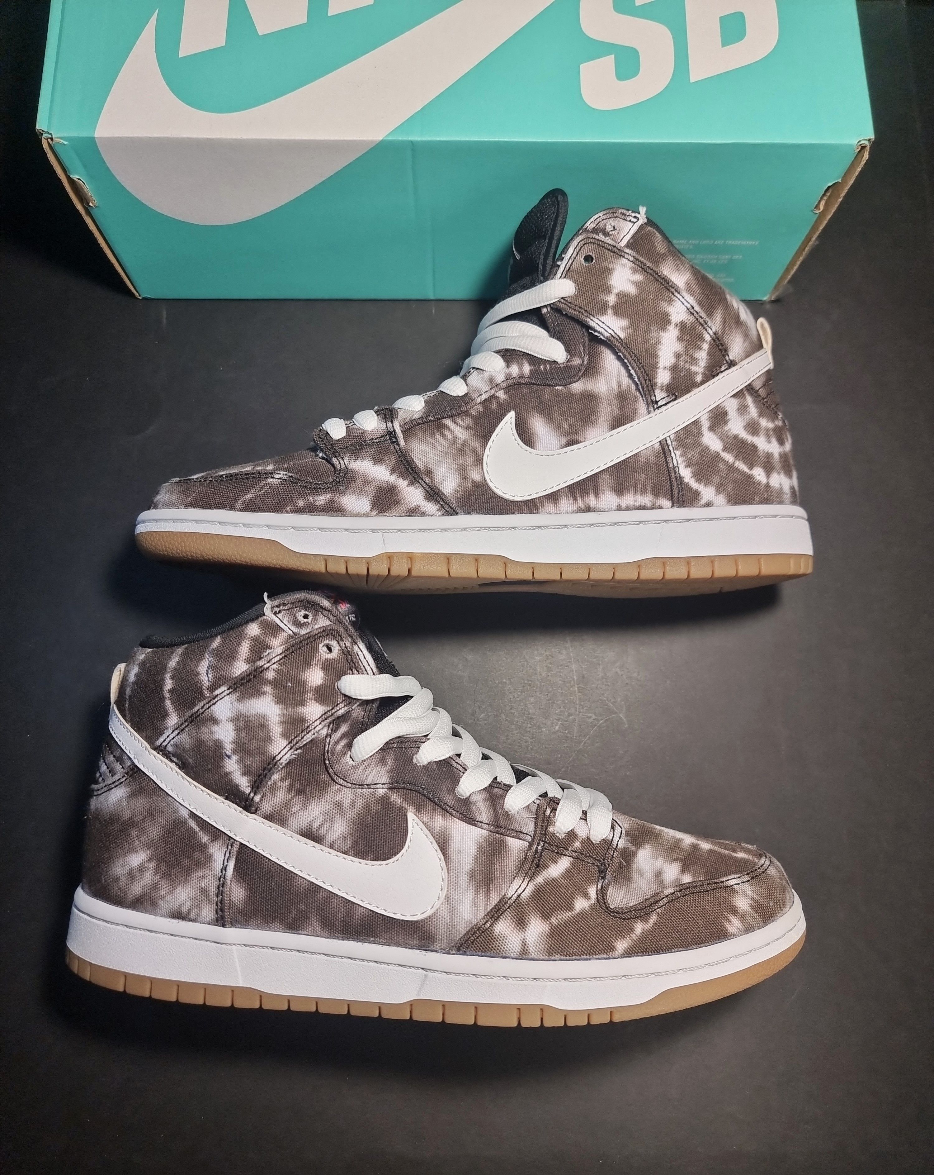 Nike SB Nike SB Dunk High Tie Dye Black Size US 9.5 / EU 42-43 - 2 Thumbnail