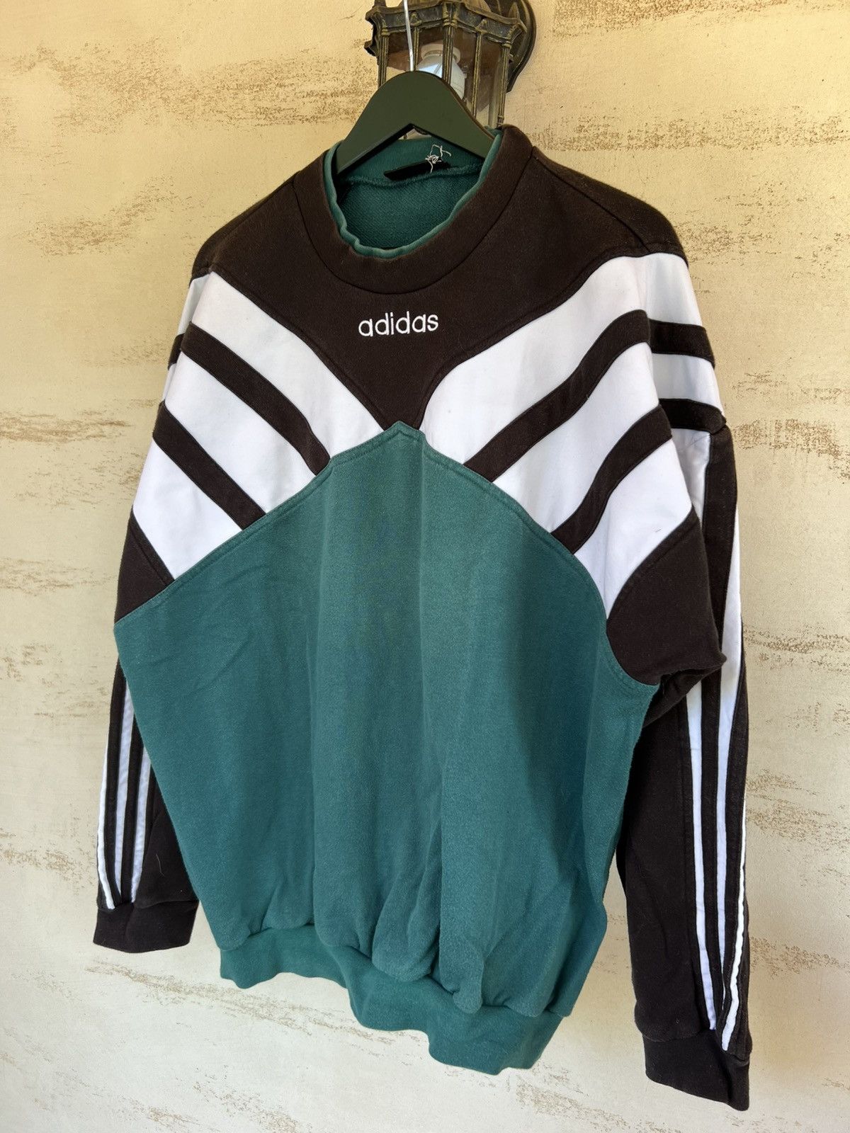 Vintage Adidas Y2K Sweatshirt Center Logo Size M