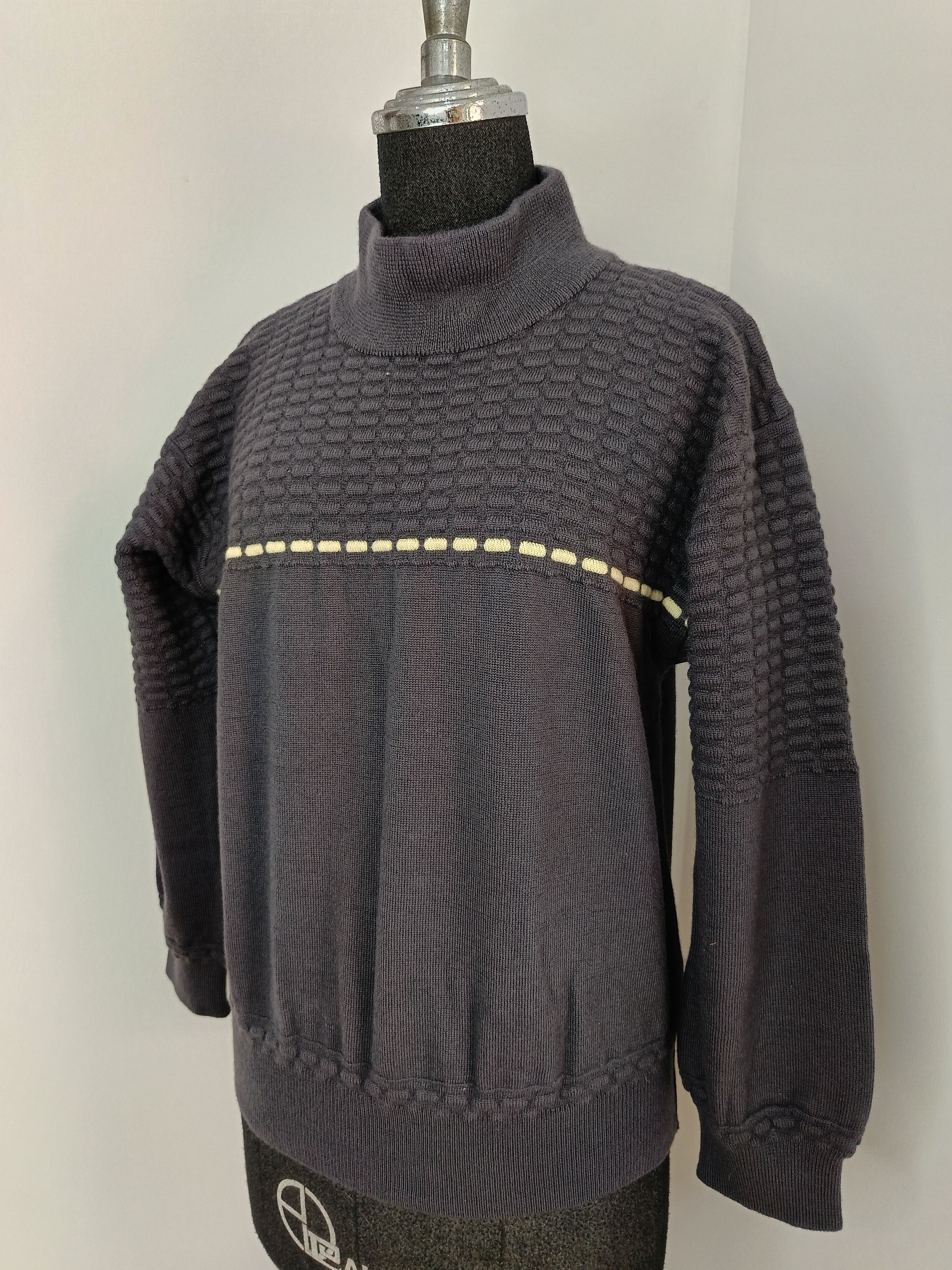 Issey Miyake Issey Miyake Japan 90s wool gray turtle neck sweater medium Size US S / EU 44-46 / 1 - 3 Thumbnail