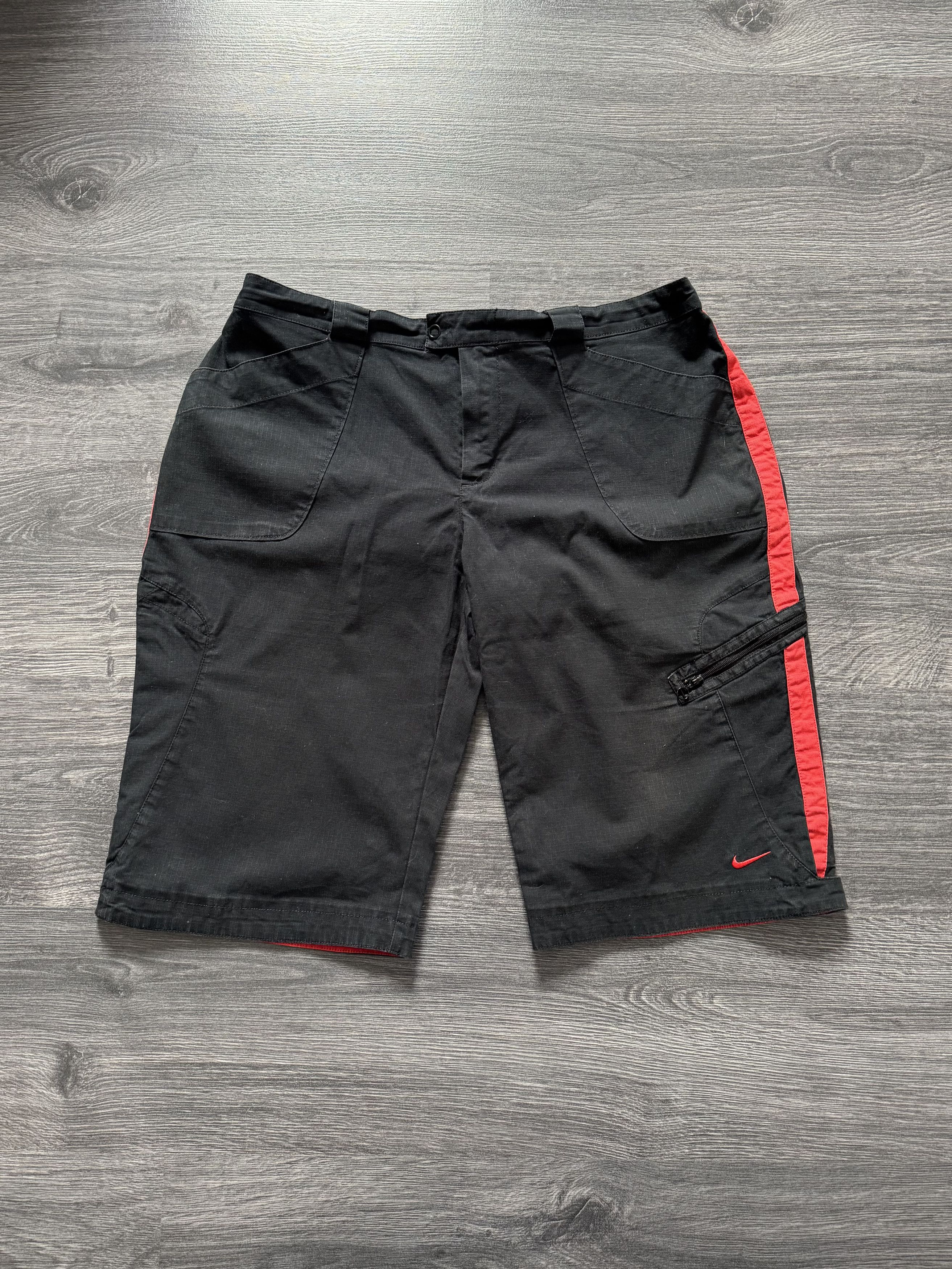 Nike × Vintage Vintage Nike Swoosh Women’s Y2K Cargo Shorts Size 34" / US 12 / IT 48 - 1 Thumbnail