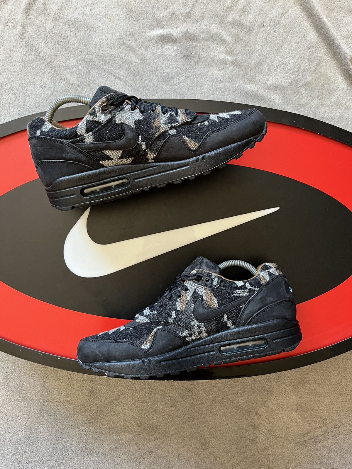 Nike × Vintage Vintage Nike Air Max 1 QS Pendleton (2015) Retro 825861-004 Size US 9.5 / EU 42-43 - 2 Thumbnail