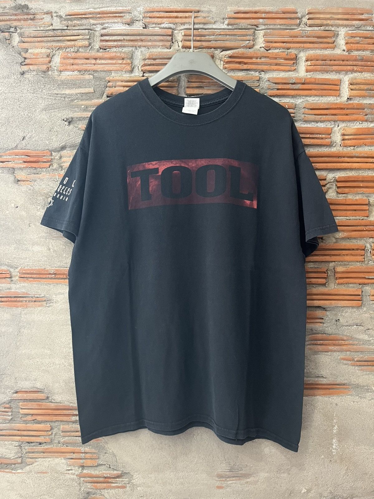 Band Tees Vintage TOOL Band Los Angeles California 2006’s Tshirt Size US XL / EU 56 / 4 - 2 Thumbnail