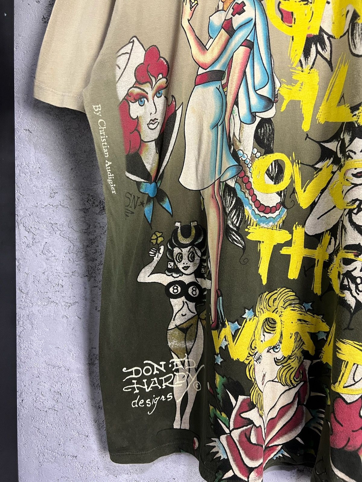 Ed Hardy Vintage Ed Hardy Christian Audigier sexy girl pirate t-shirt Size US XXL / EU 58 / 5 - 4 Thumbnail
