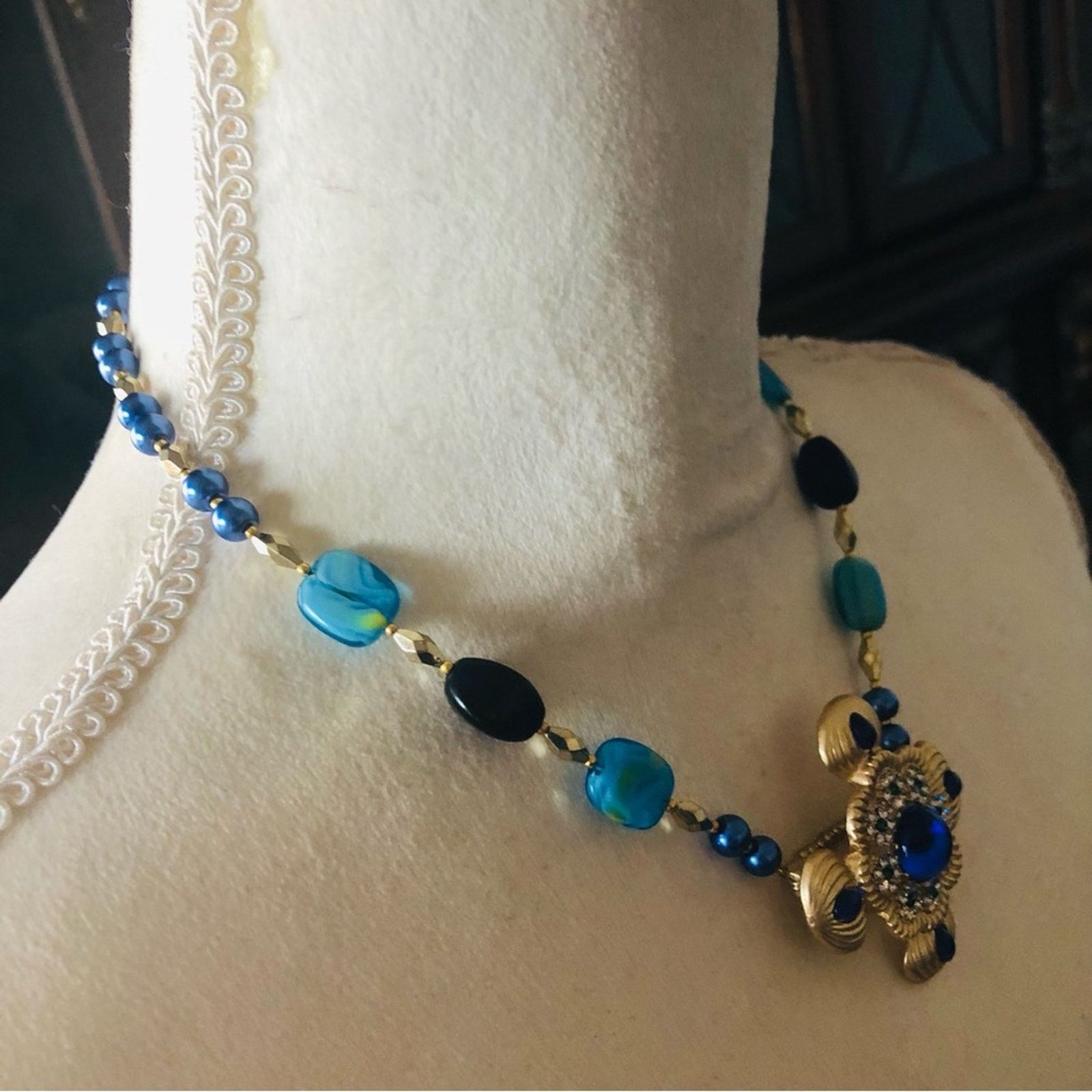 Handmade Handcrafted repurpose glass stone Pearl necklace Size ONE SIZE - 3 Thumbnail