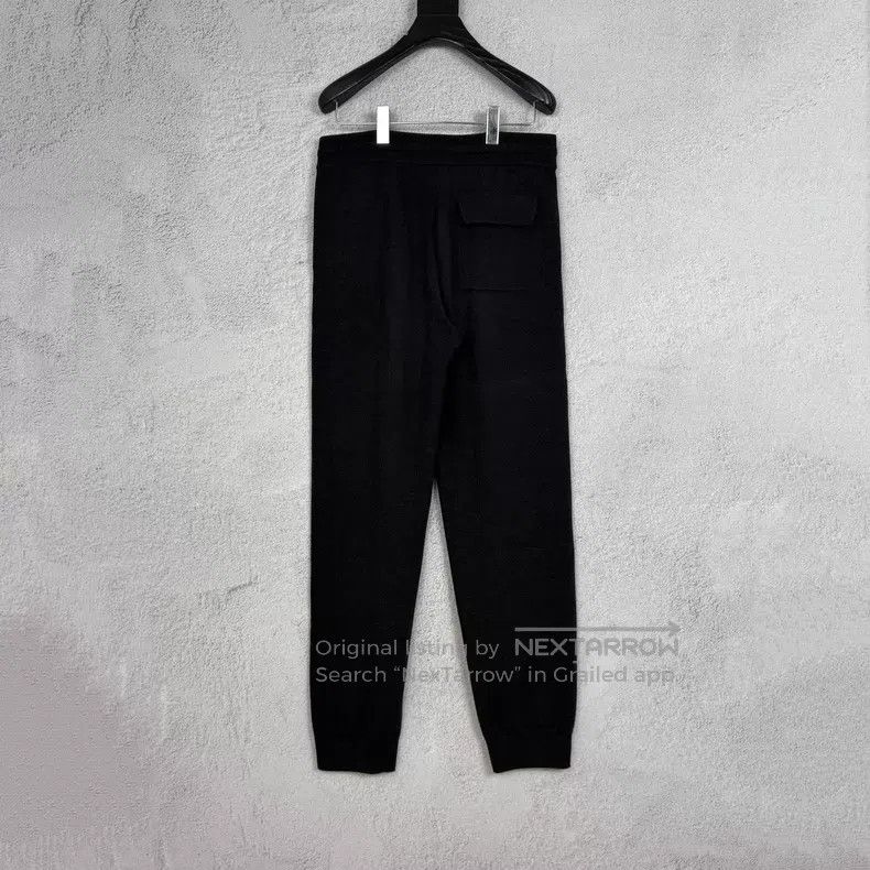 Louis Vuitton Louis Vuitton size m Letter embroidered logo knit slacks pa Size US 28 / EU 44 - 2 Thumbnail