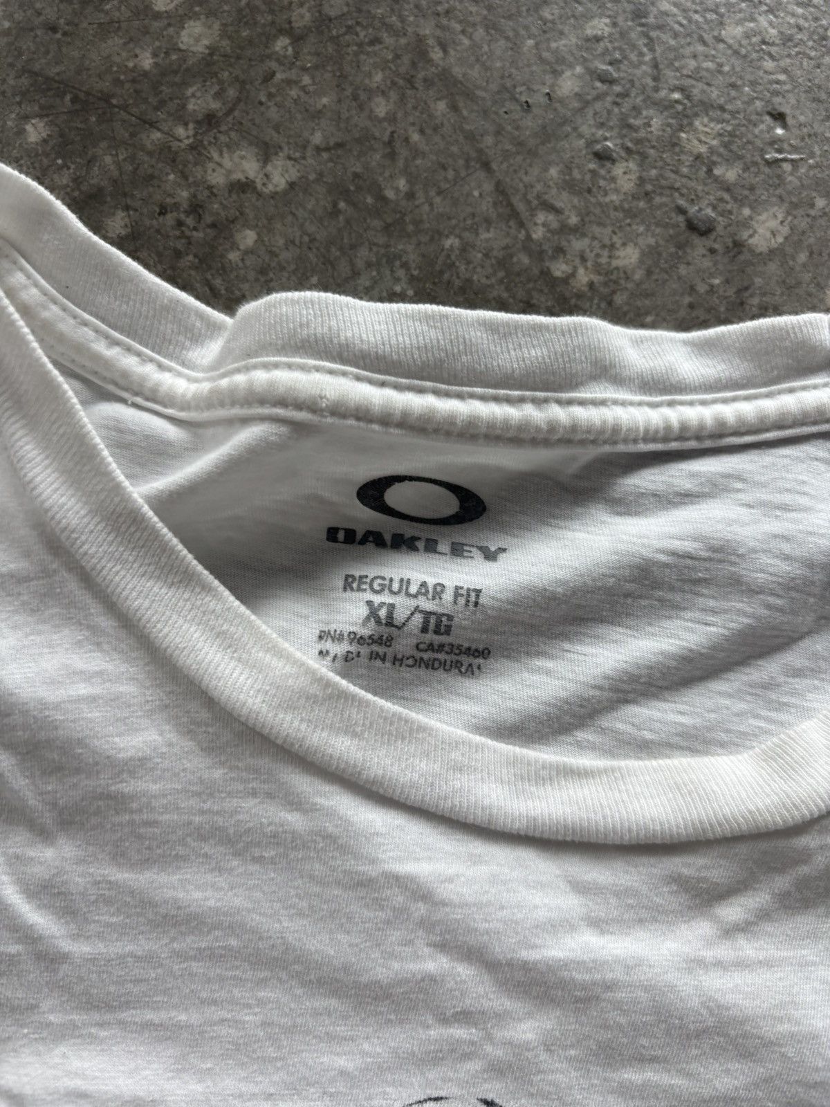 Oakley Vintage Oakley Surf T shirt Size US XL / EU 56 / 4 - 3 Thumbnail