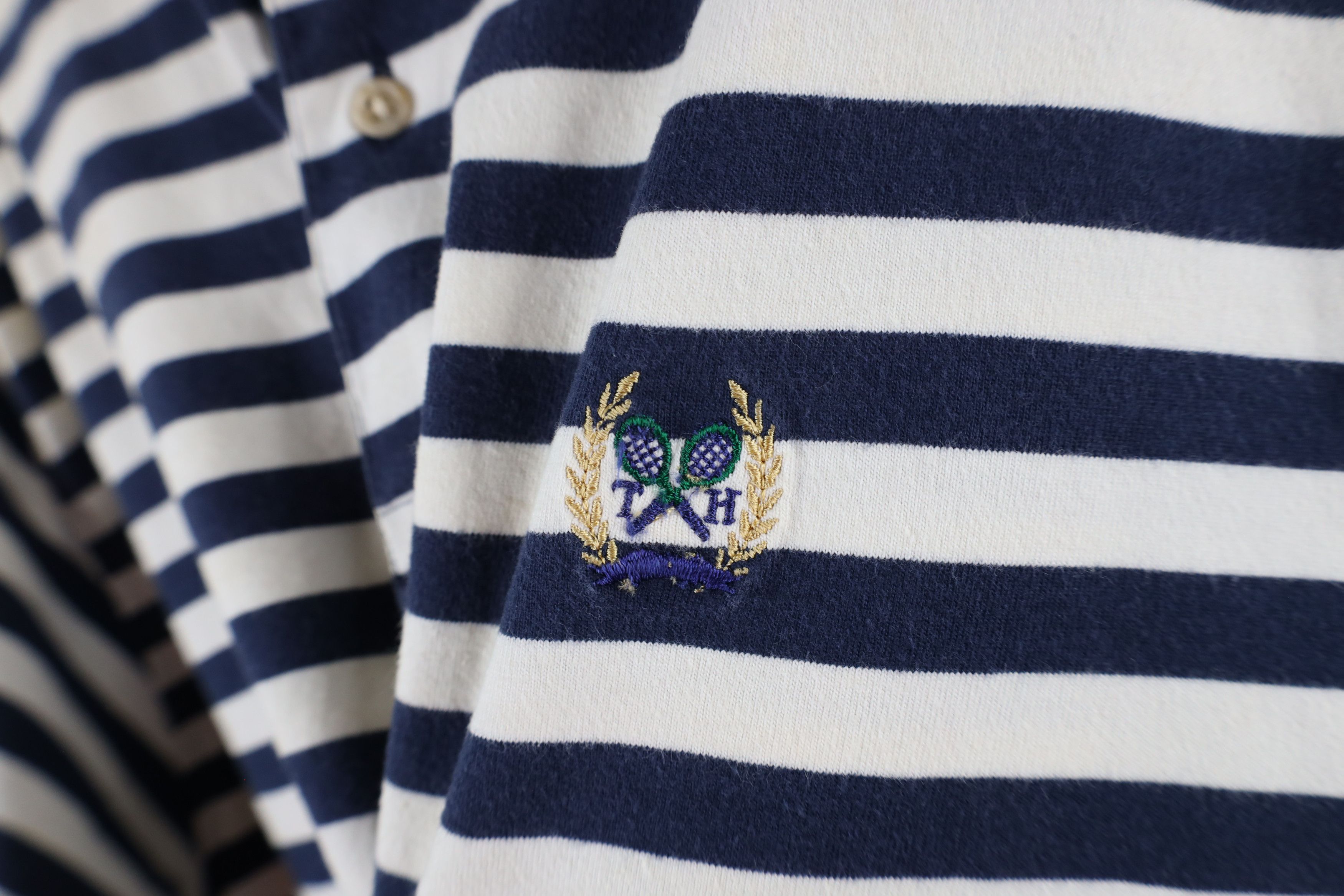 Tommy Hilfiger × Vintage Vintage 90s Tommy Hilfiger Distressed Tennis Polo Shirt Size US S / EU 44-46 / 1 - 4 Thumbnail