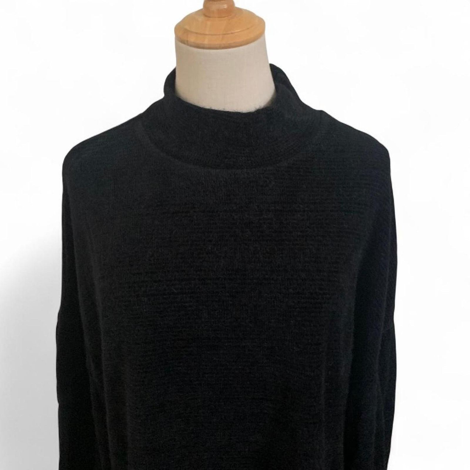 Sanctuary New Sanctuary Eyelash Knit Popover - Size L MSRP $89 Size L / US 10 / IT 46 - 3 Thumbnail