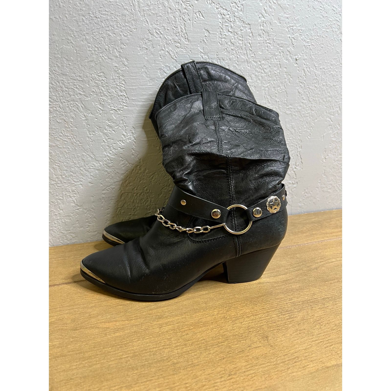 Vintage Dingo Ladies' Bailey Black Slouch Harnessed Boots Sz 6 M Size US 6 / IT 36 - 13 Thumbnail