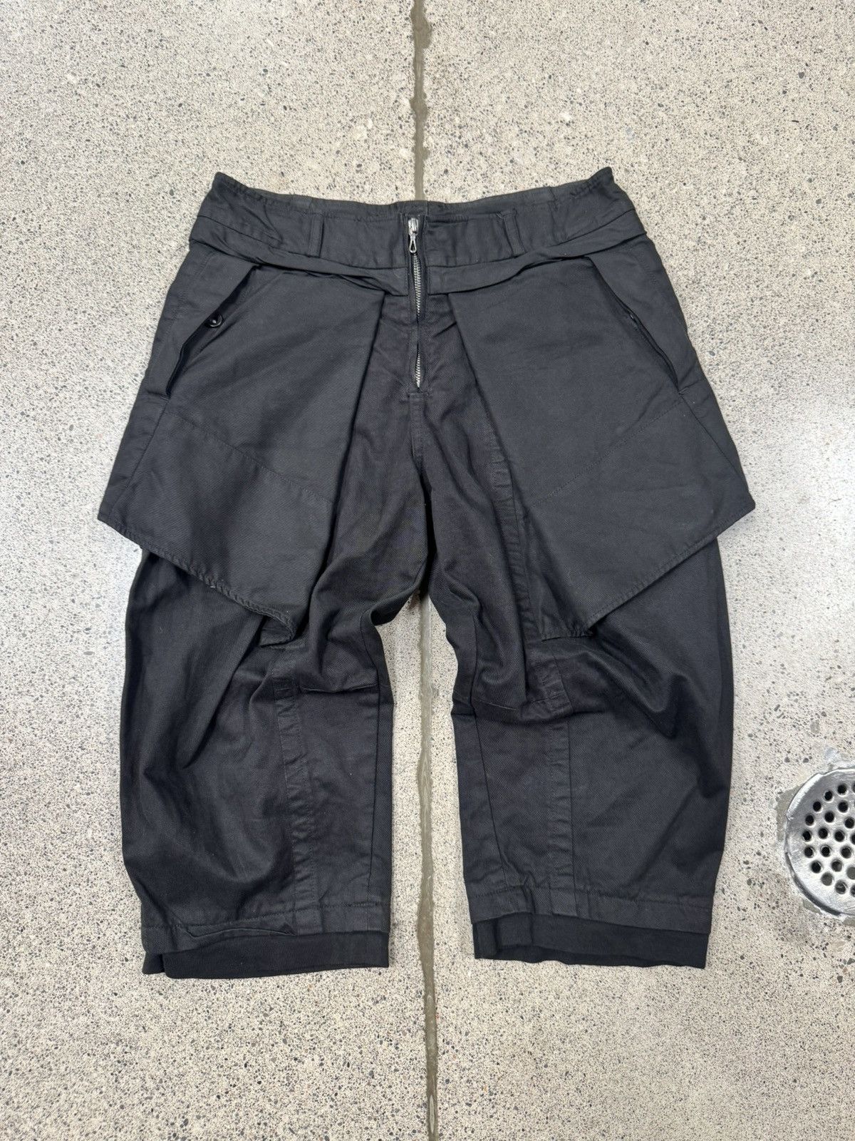 パンツ Julius 7 multiple-cargo pocket shorts M Julius Julius 7 multiple-cargo pocket shorts 2021 design