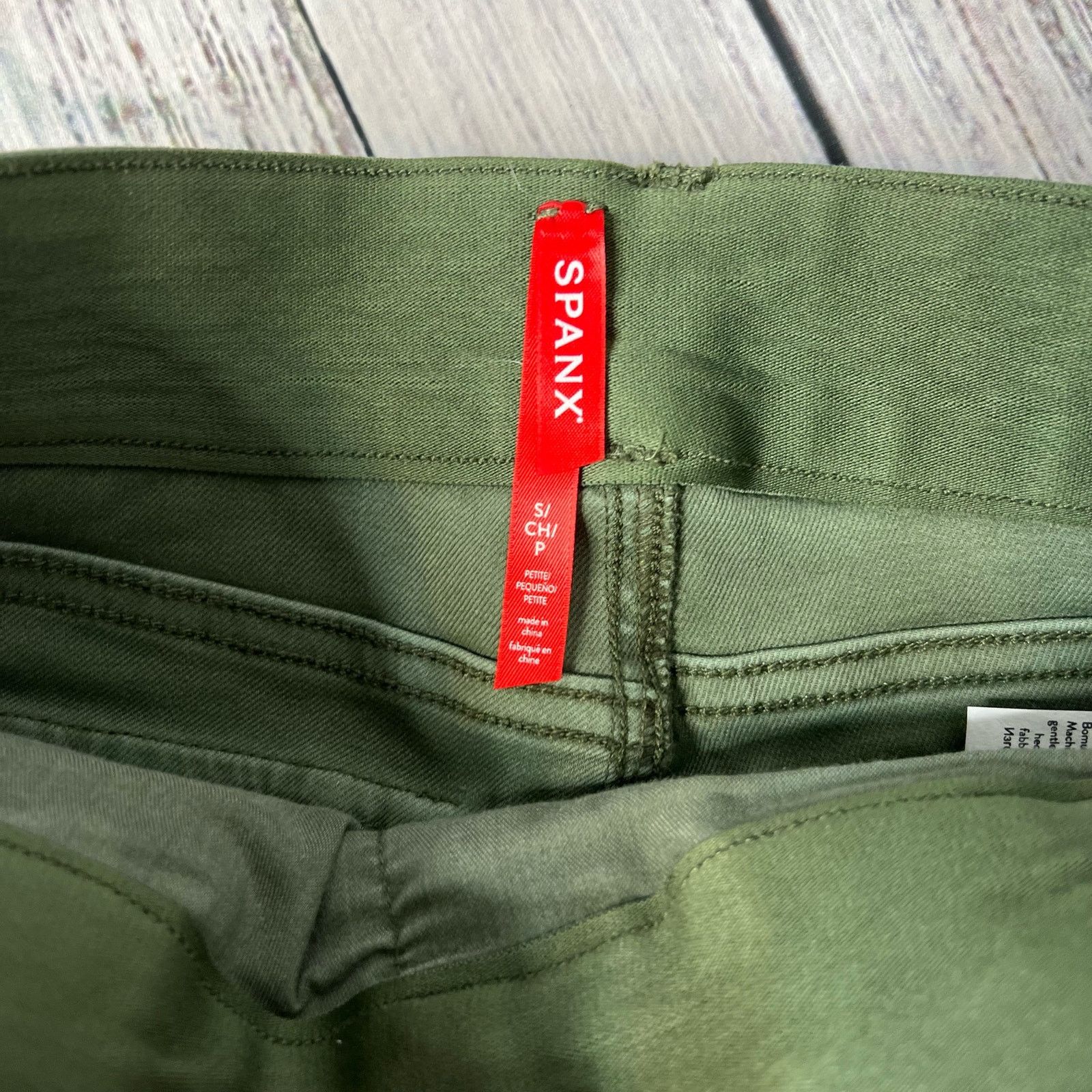 Spanx Spanx Stretch Twill Ankle Cargo Pants Sage Green NWT Sm Size 26" / US 2 / IT 38 - 4 Thumbnail