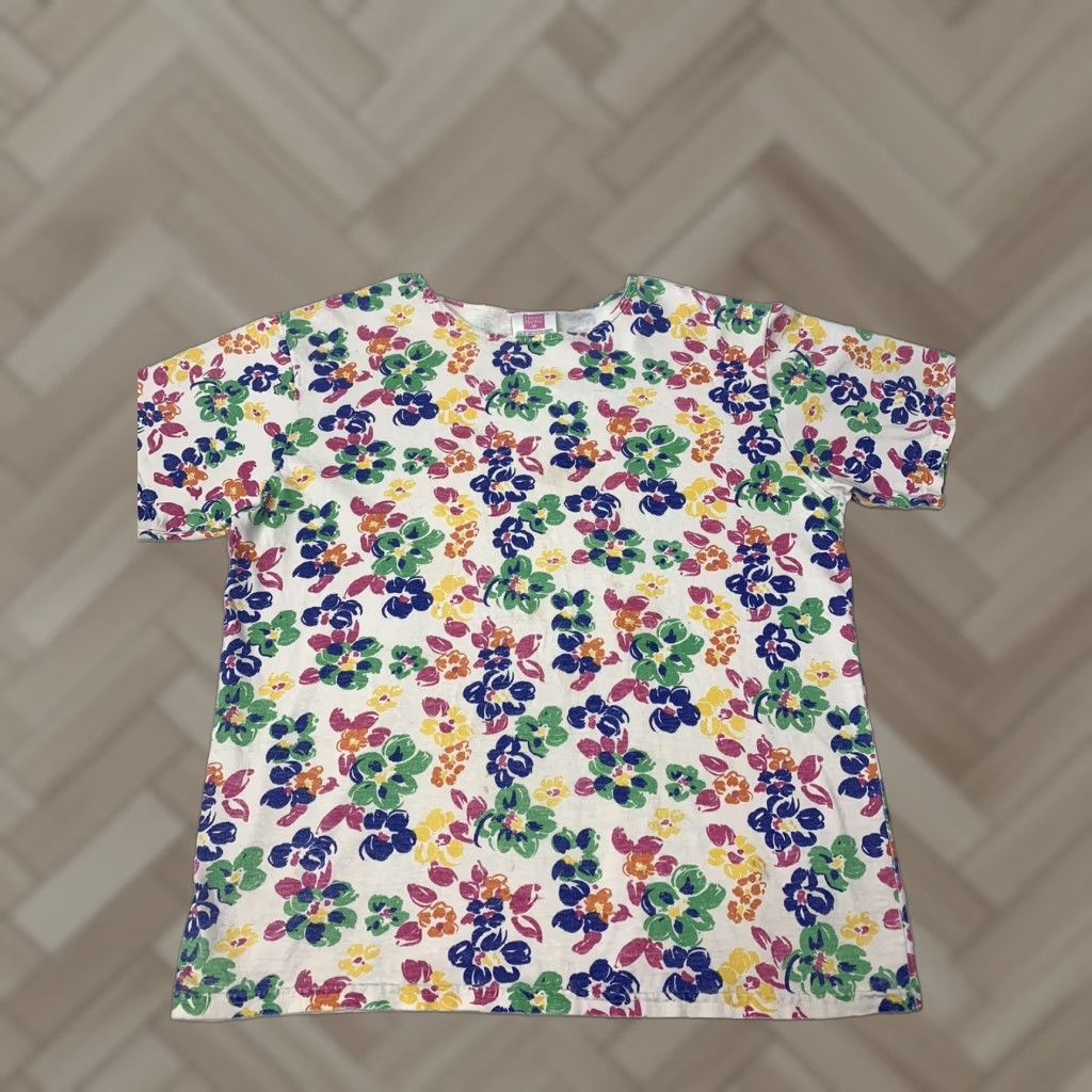 Hanes VINTAGE Hanes T-Shirt Floral White L 1990s Casual Cotton Single Stitch VTG Hanes HerWay #527 Mens? Women? Size L / US 10 / IT 46 - 1 Thumbnail