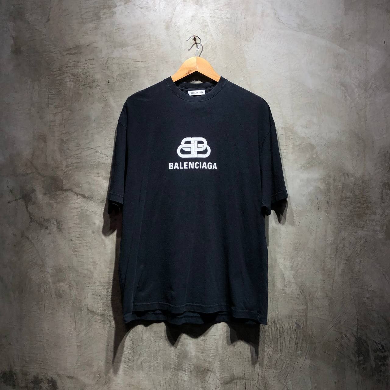 Balenciaga Balenciaga BB interlocking logo tee Grailed