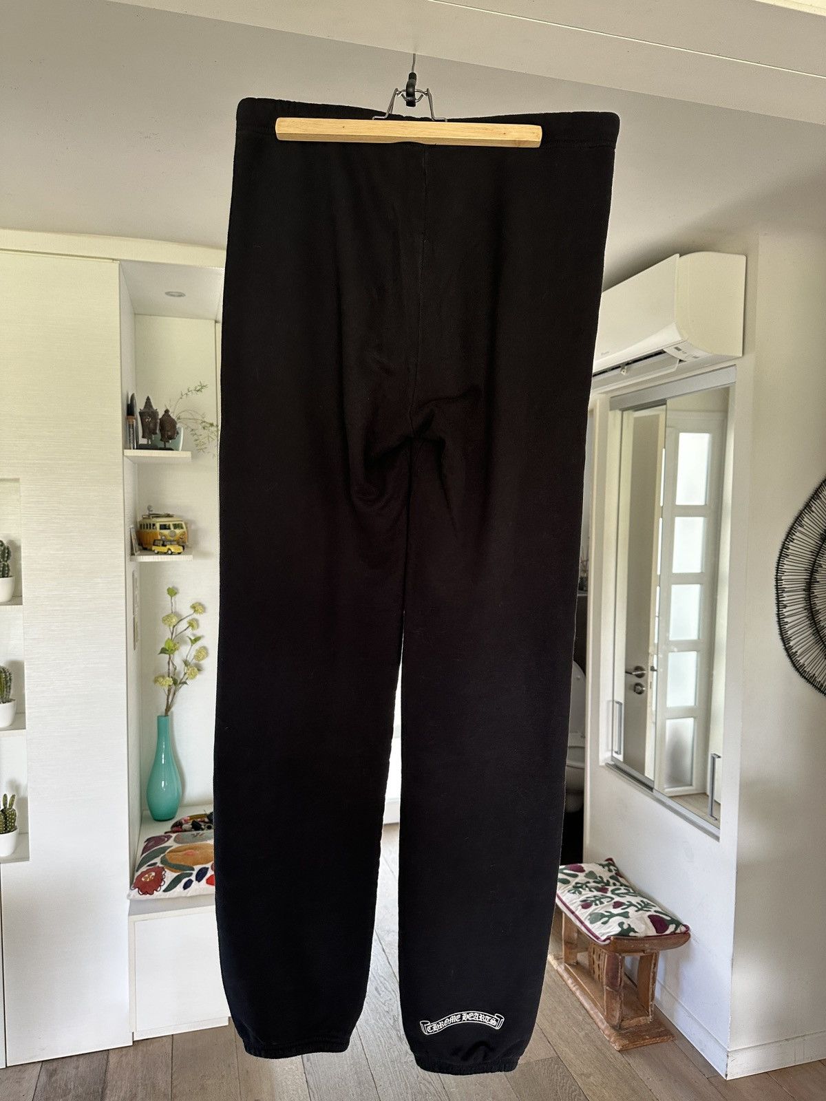 Chrome Hearts Chrome Hearts Black & Red Cemetery Horseshoe Logo Sweatpants Size US 34 / EU 50 - 2 Thumbnail