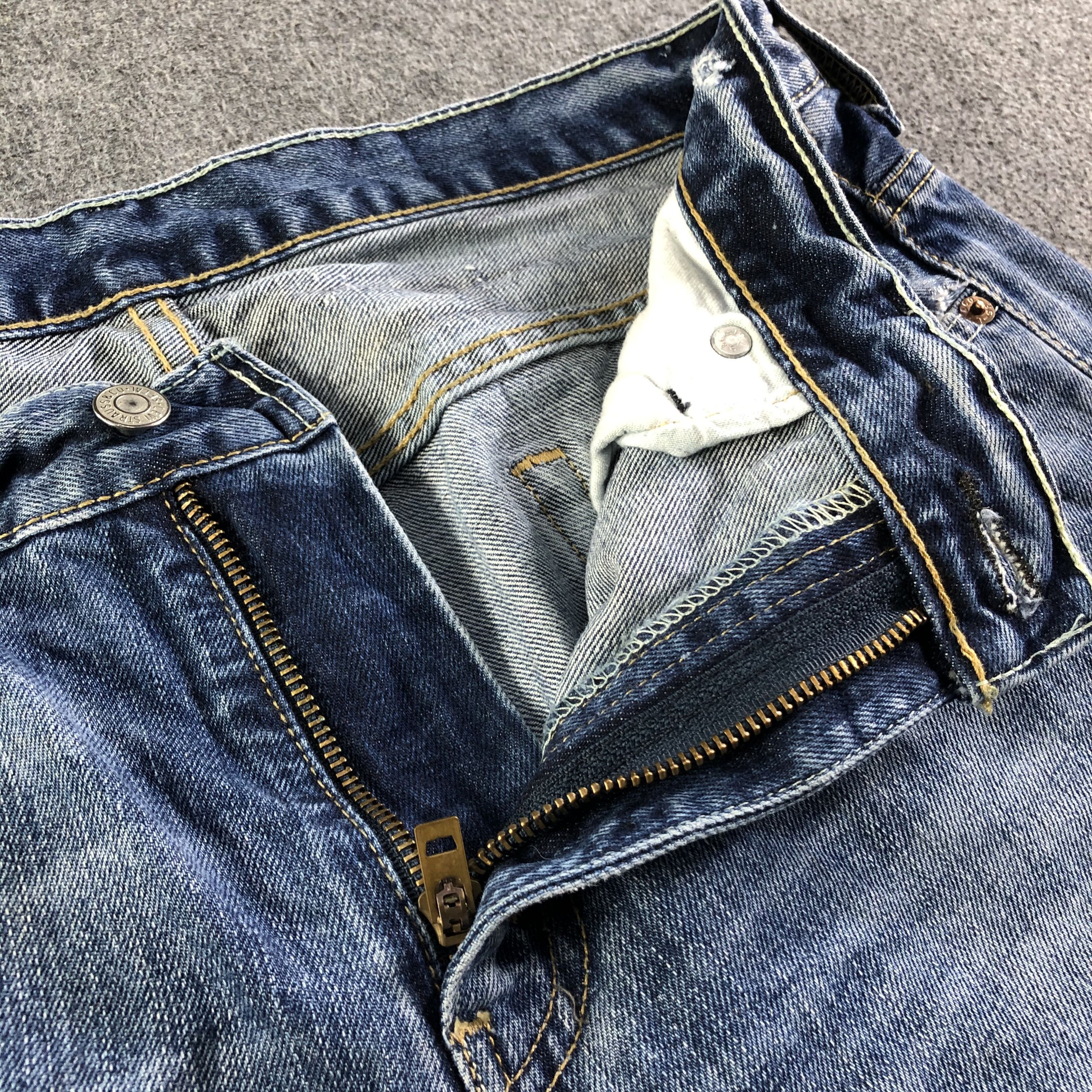 Levi's Vintage Blue Wash Levis 569 Jeans-J4507 Size US 33 - 7 Thumbnail