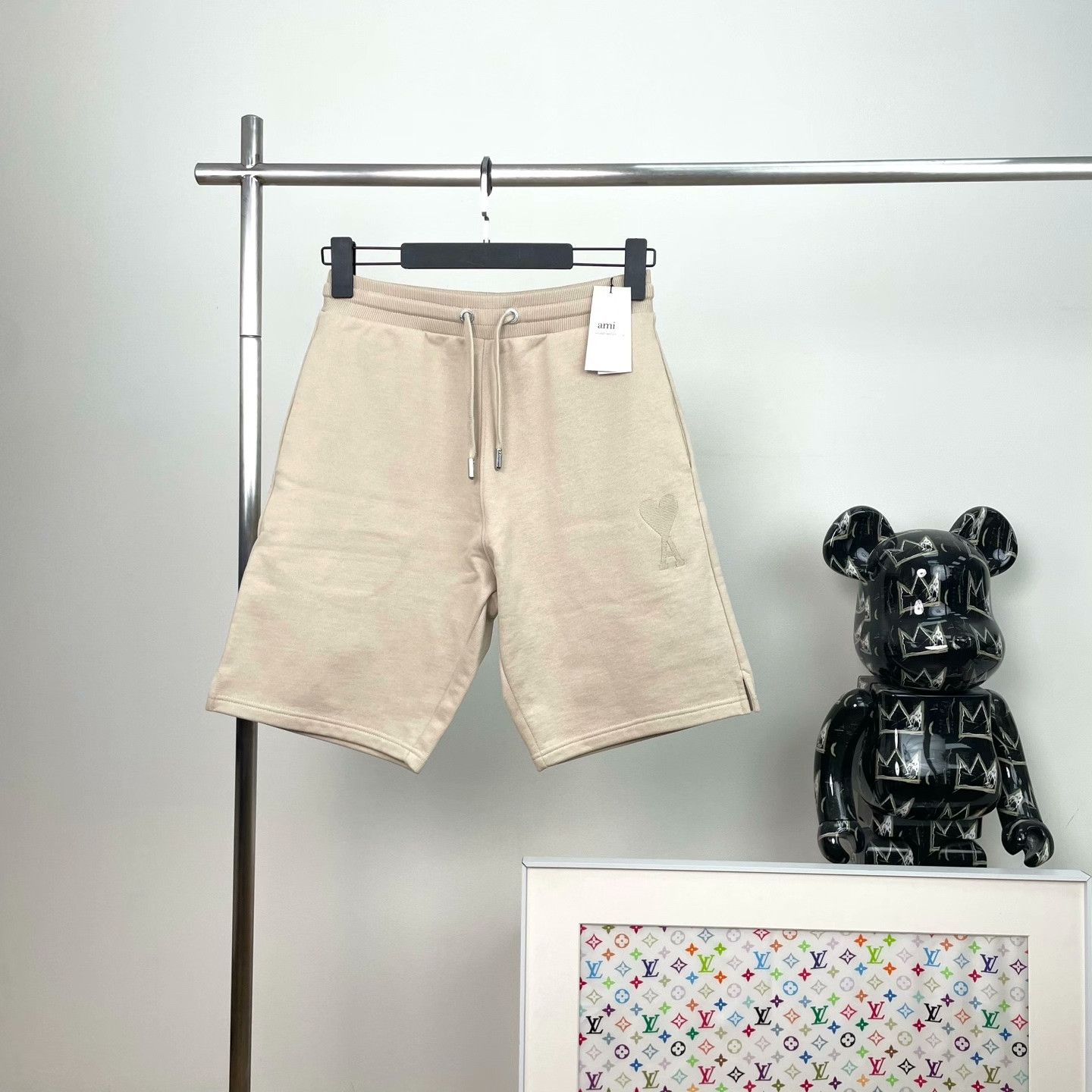 AMI AMI Oversized Shorts 30 Men Size US 30 / EU 46 - 1 Thumbnail