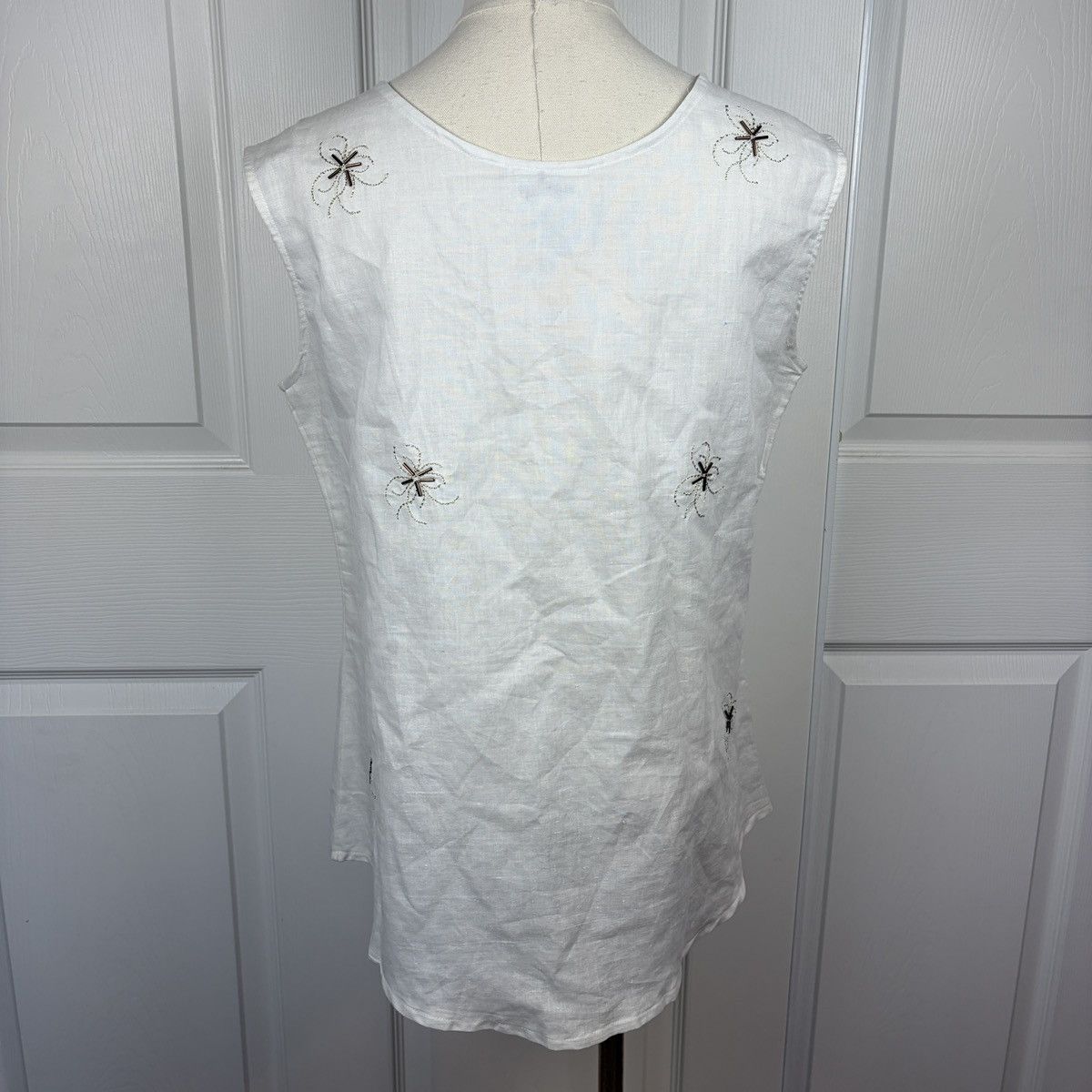 Other Carry back white beaded floral tank top Size M / US 6-8 / IT 42-44 - 2 Thumbnail