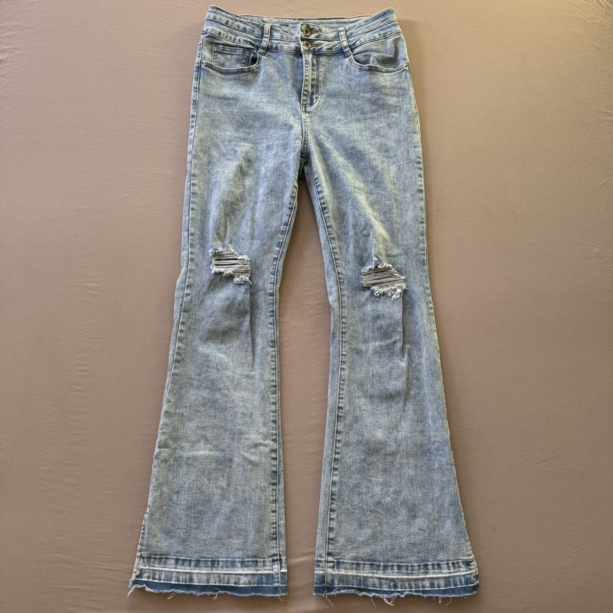 Other Dollhouse Distressed Flare Jeans Size 30" / US 8 / IT 44 - 1 Thumbnail
