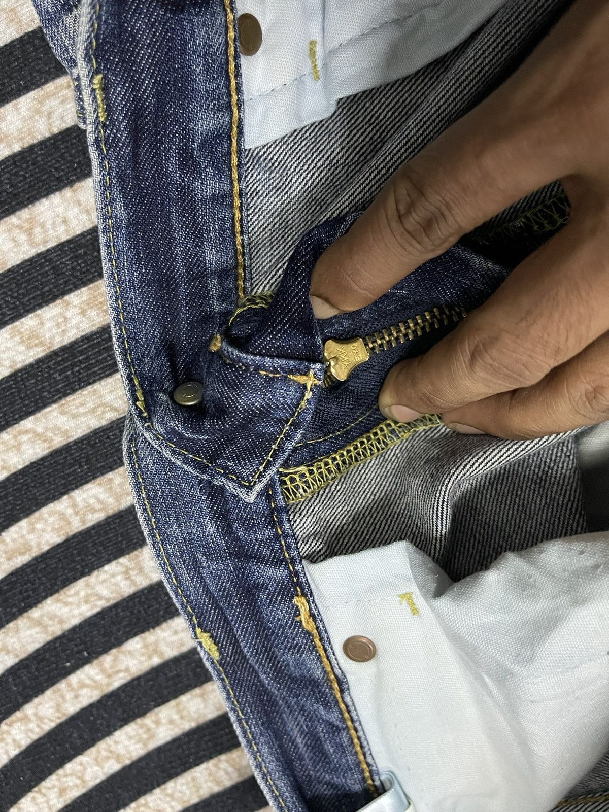 Uniqlo 2000s UNIQLO S002 WASHABLE DENIM JEANS RARE DESIGN Size US 32 / EU 48 - 12 Thumbnail