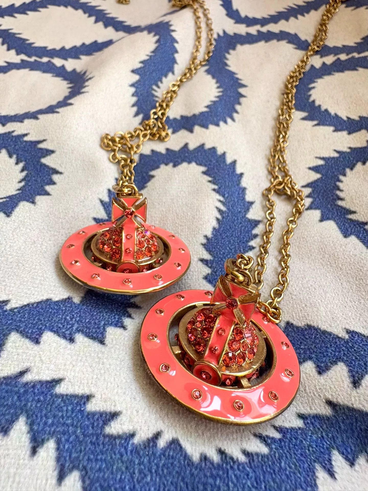 Vivienne Westwood vivienne westwood pink orb saturn necklace | Grailed