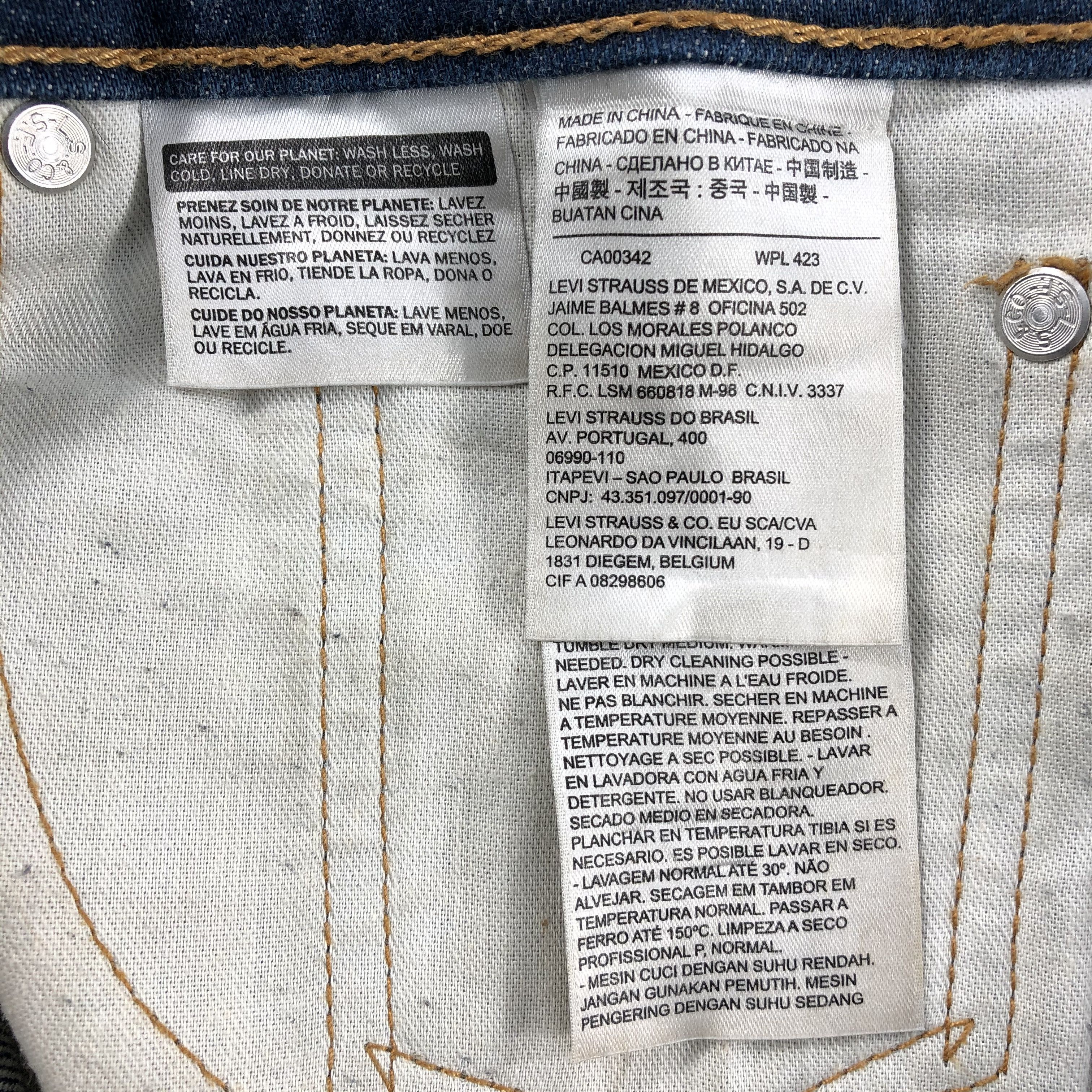 Levi's Vintage Levis 511 Jeans Blue Wash Denim KJ511 Size US 33 - 9 Thumbnail