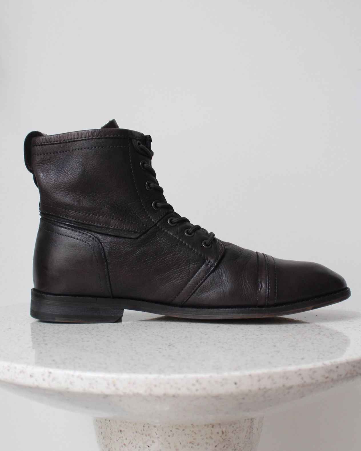 Vintage SS2015 GUESS BLACK LEATHER CAP TOE BOOTS Size US 11 / EU 44 - 6 Thumbnail