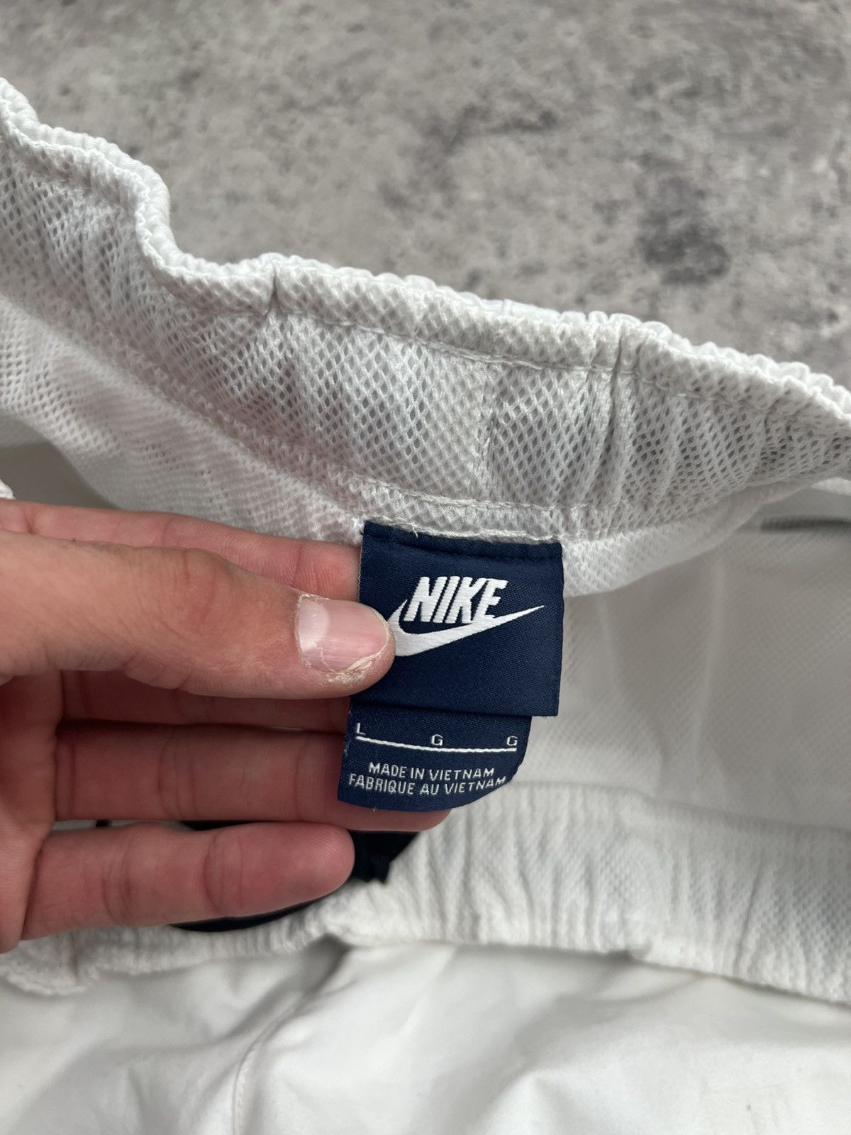 Nike Vintage Nike nylon short Size:L Size US 34 / EU 50 - 5 Thumbnail
