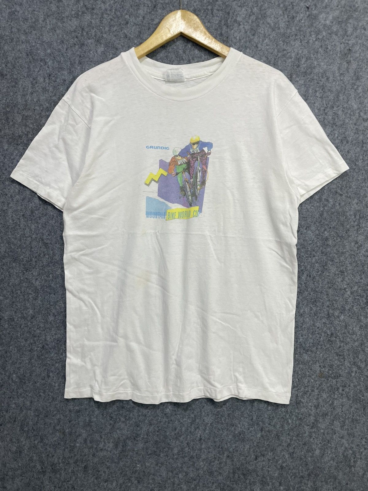 Vintage Vintage 90s Grundig Mountain Bike World Cup T-Shirt Size US L / EU 52-54 / 3 - 1 Thumbnail