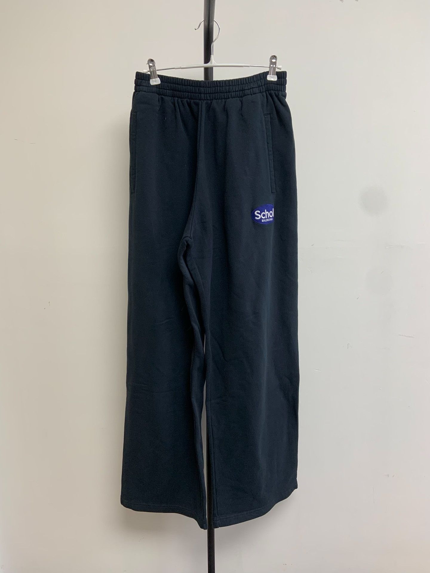 Balenciaga Balenciaga Solid Print Men's Sweatpants Size US 26 / EU 42 - 1 Thumbnail