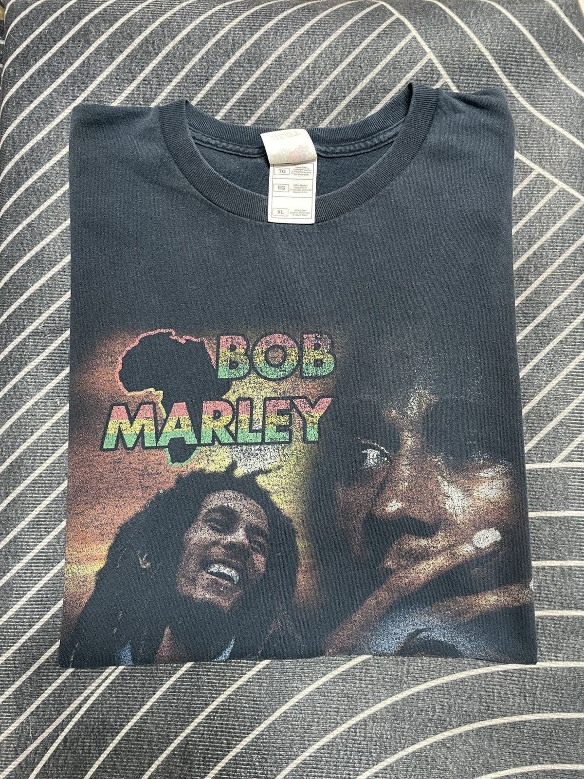 Band Tees Vintage Y2K Bob Marley The Legend of Reggae T-Shirt. Size US XL / EU 56 / 4 - 1 Thumbnail