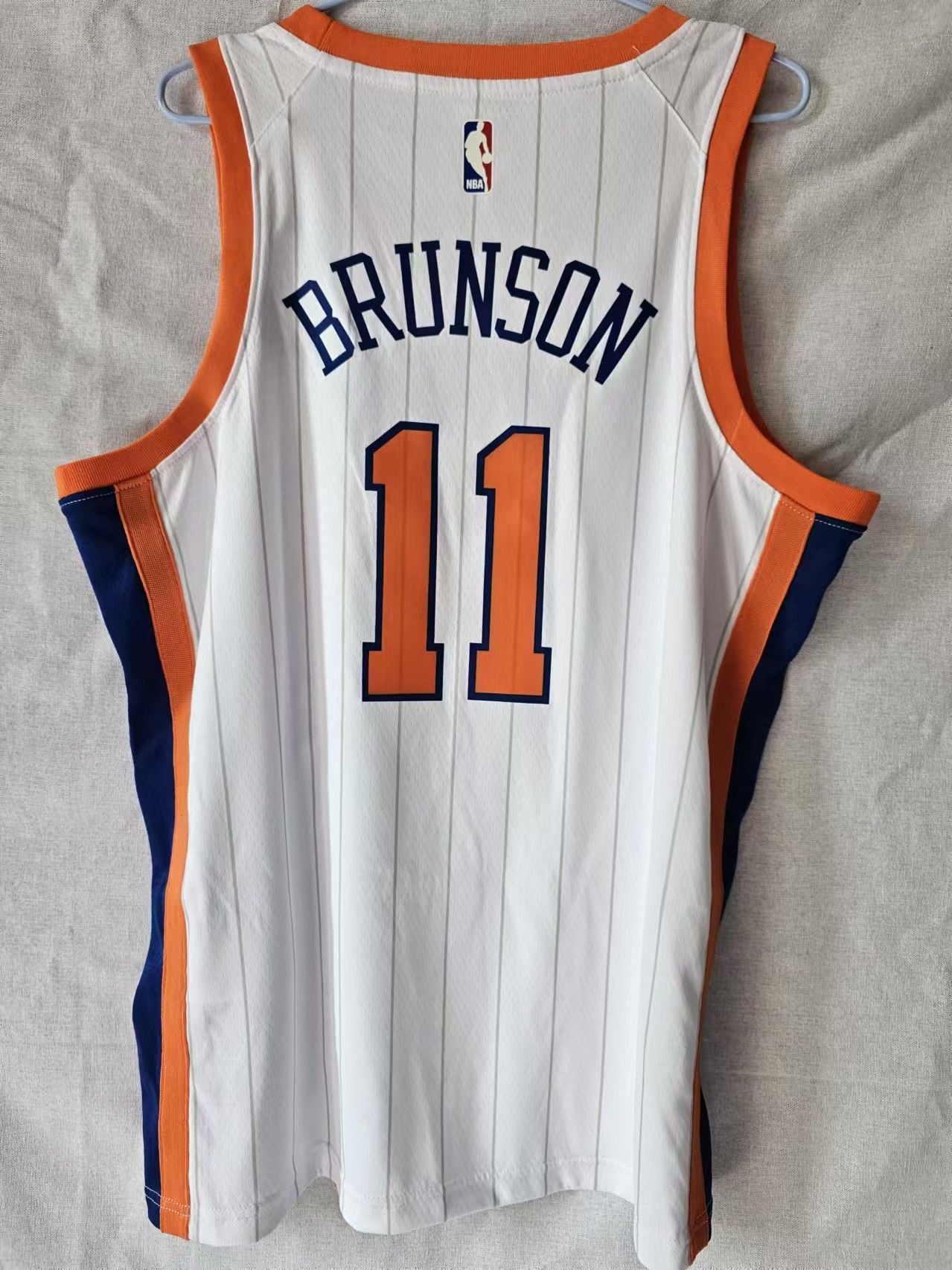 NBA New York Knicks #11 Jalen Brunson Jersey White Size US M / EU 48-50 / 2 - 2 Thumbnail
