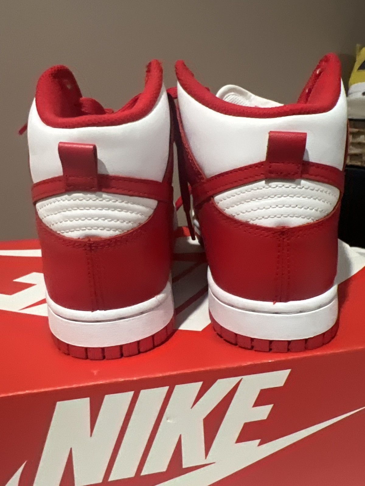 Nike NIKE DUNK HI RED Size US 8 / EU 41 - 7 Thumbnail