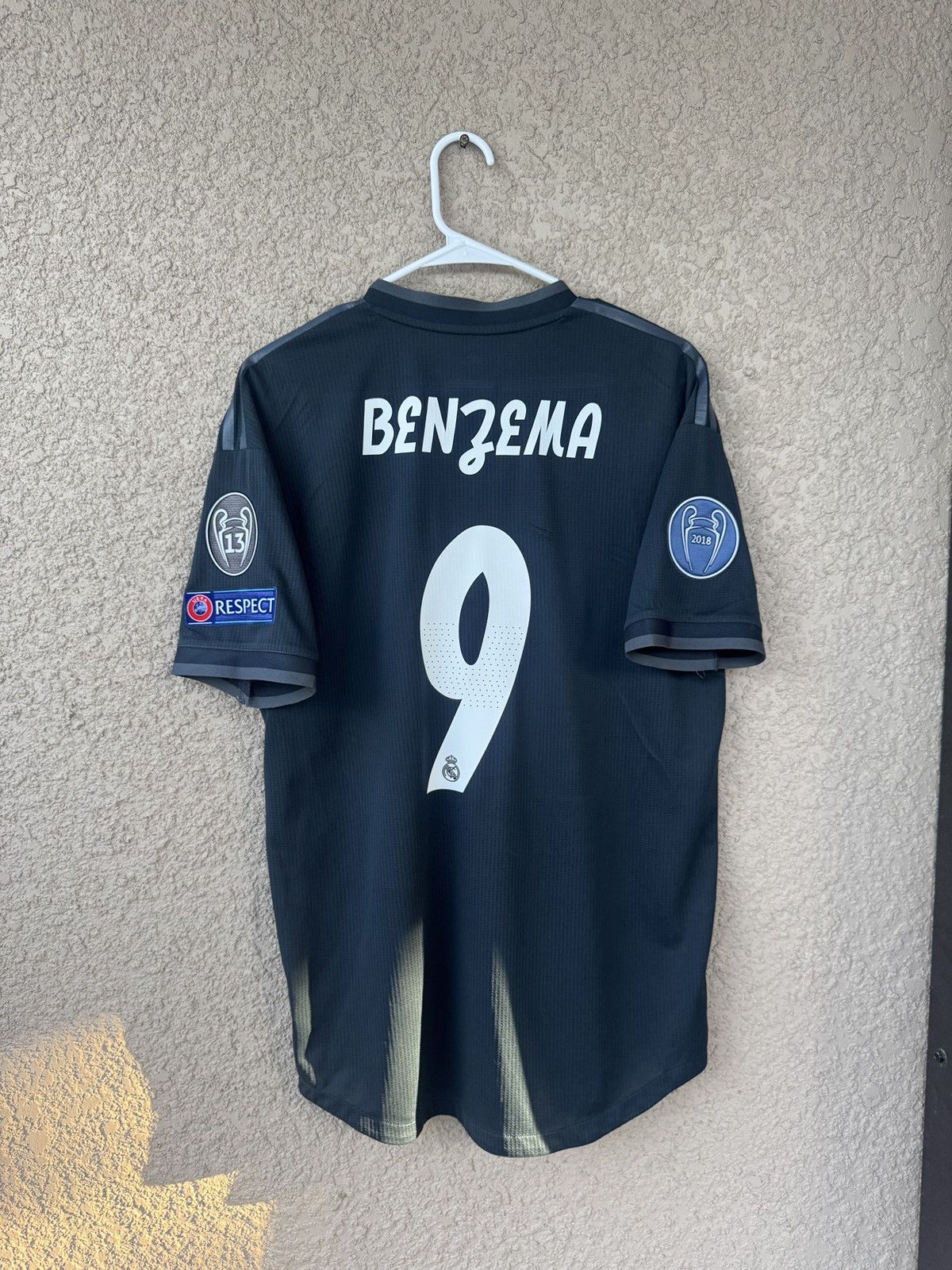 Adidas 2018 Real Madrid Away Climachill Benzema Size L Jersey Size US L / EU 52-54 / 3 - 1 Thumbnail