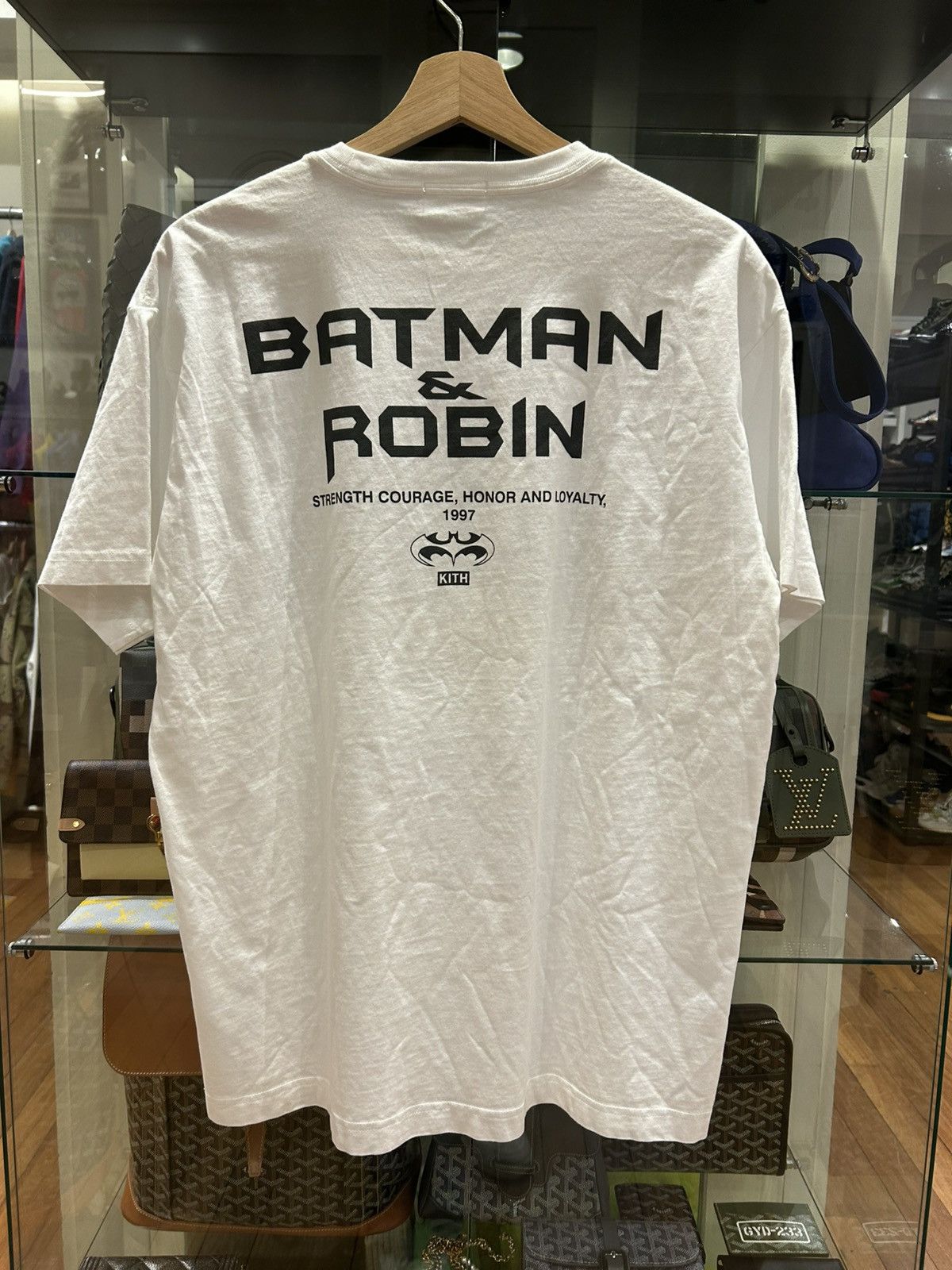 Kith Batman & Robin Tee - www.disolcolor.com