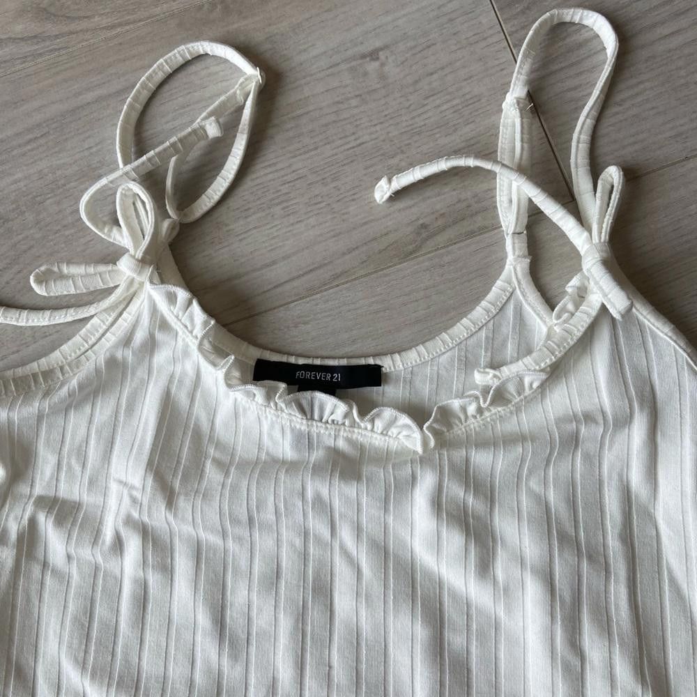 Designer Stylish White Ribbed Crop Top with Ruffle Detailing Size M / US 6-8 / IT 42-44 - 2 Thumbnail