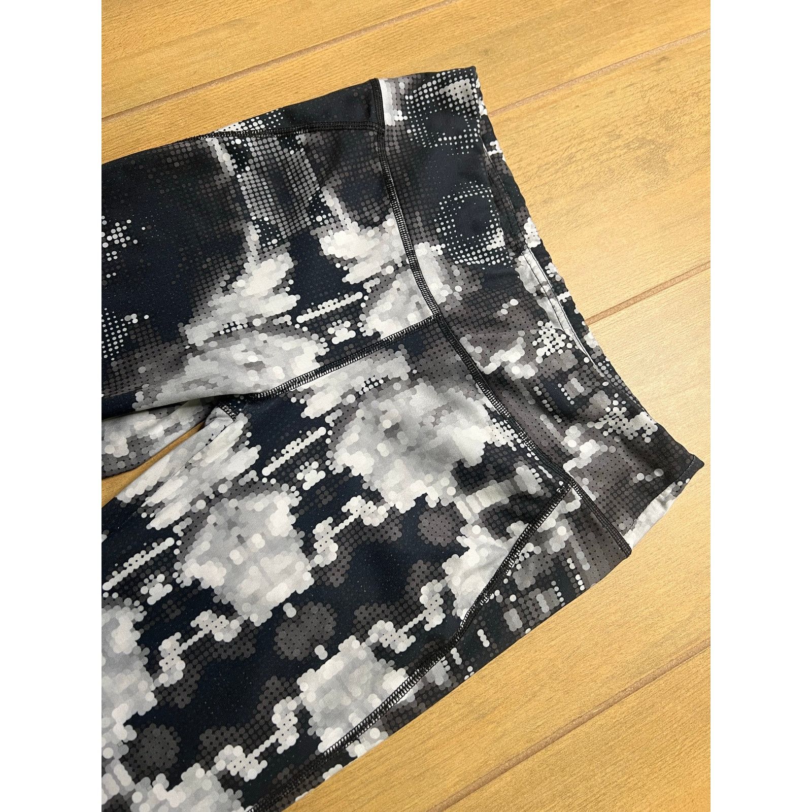 The North Face The North Face Black Abstract Pattern Womens Leggings Sz M Size 27" / US 4 / IT 40 - 3 Thumbnail