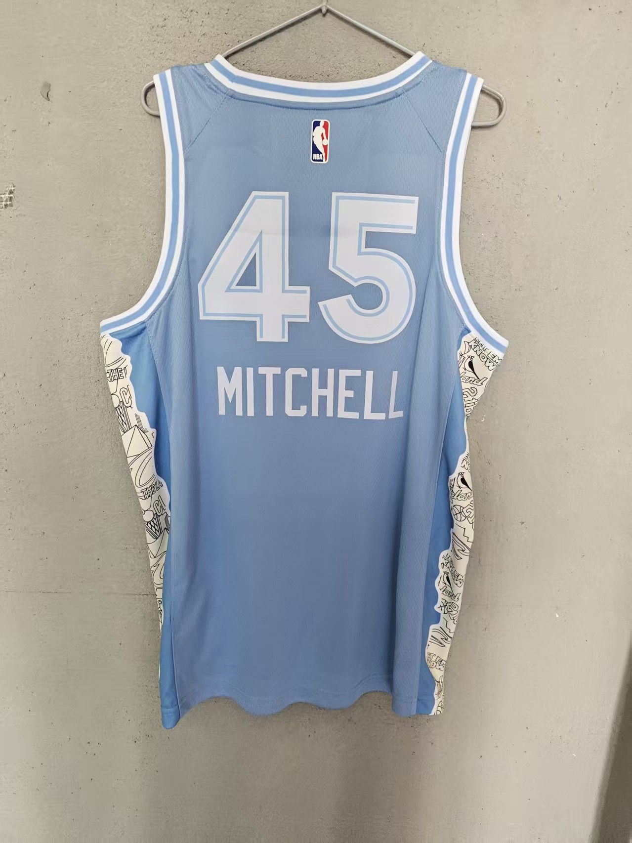 NBA Cleveland Cavaliers #45 Donovan Mitchell Jersey L Size US L / EU 52-54 / 3 - 1 Thumbnail