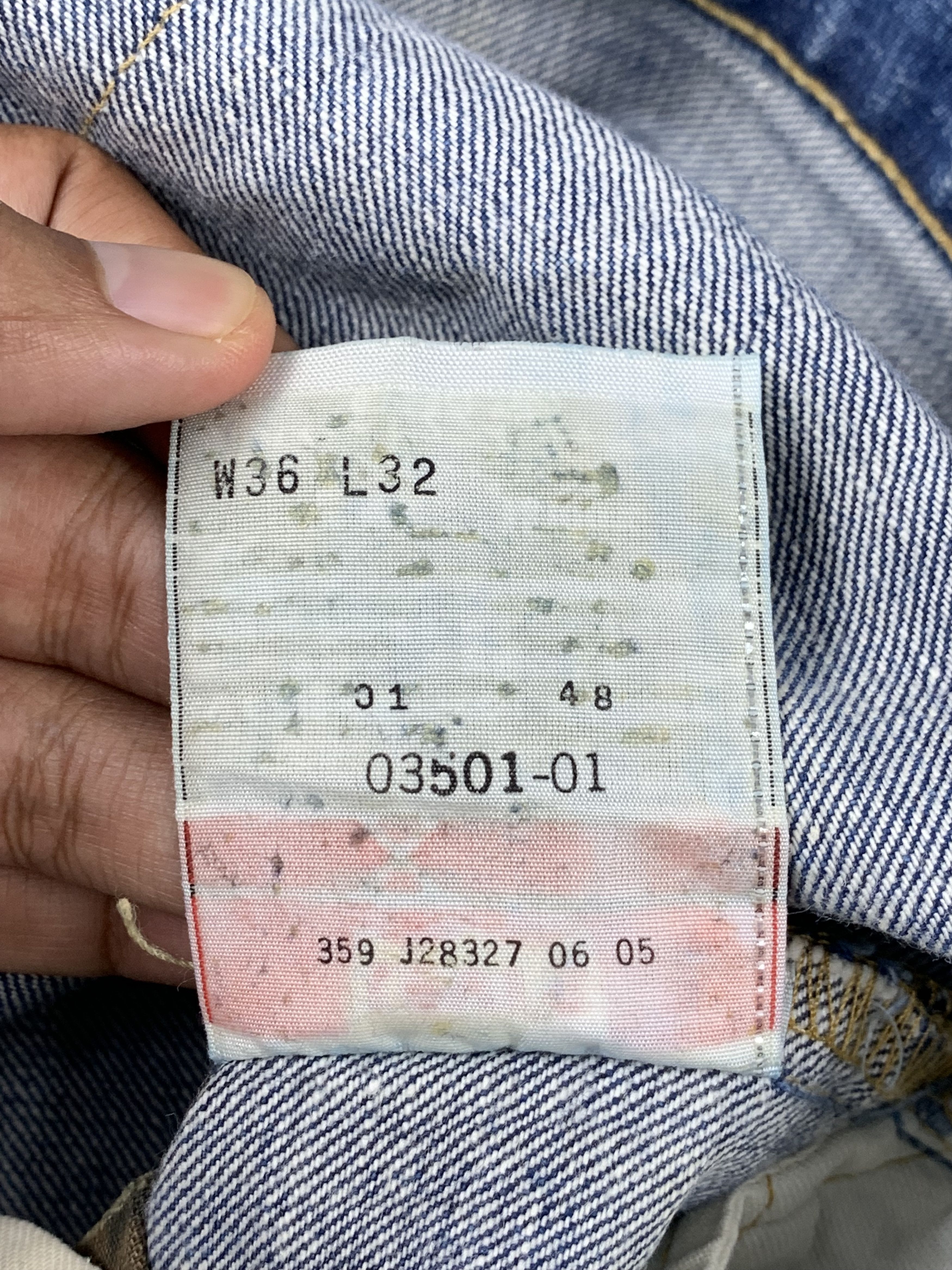 Vintage Distressed Levis 501 Faded Blue Jeans DP1975