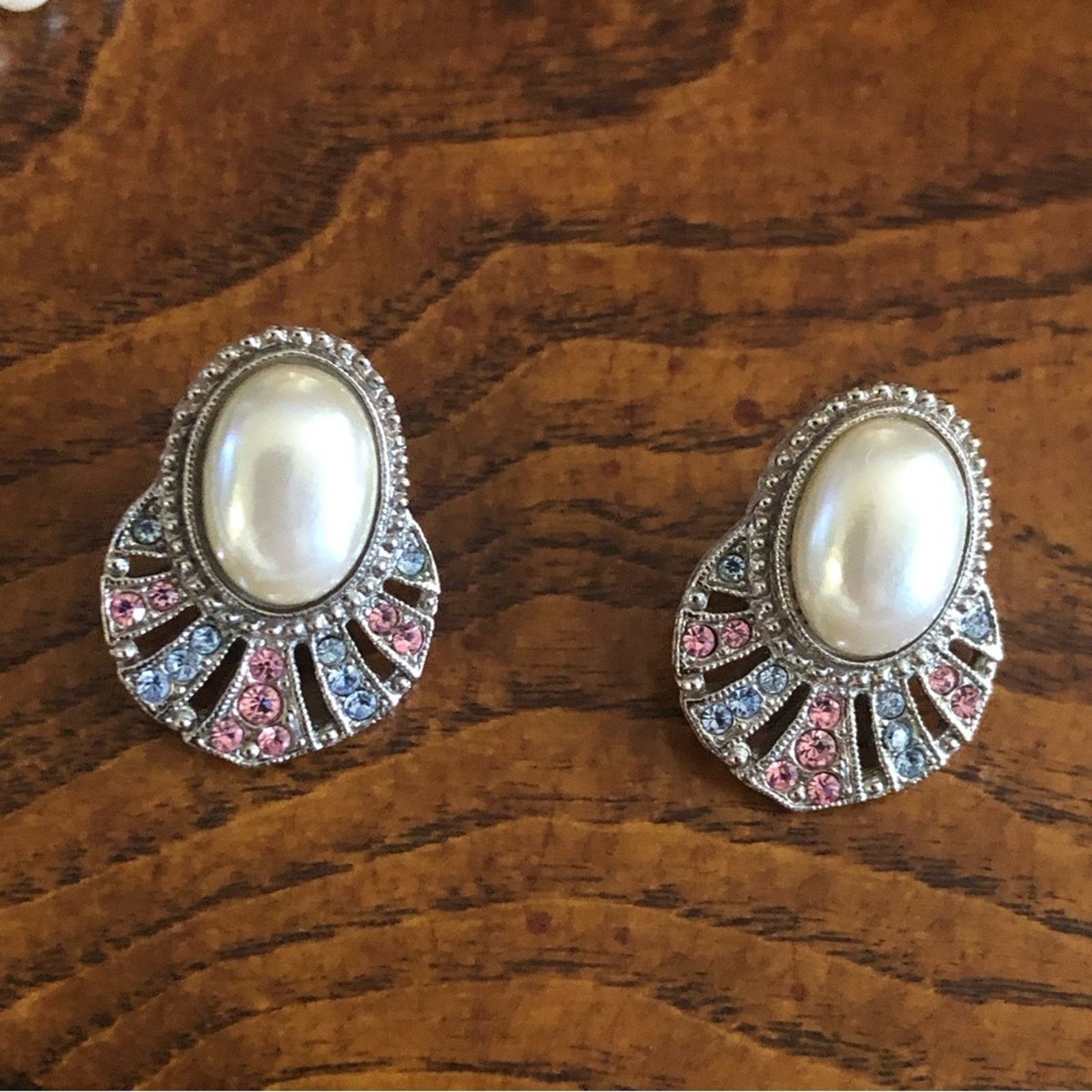 Vintage Vintage 1928 elegant classy pearl necklace and earring set Size ONE SIZE - 12 Thumbnail