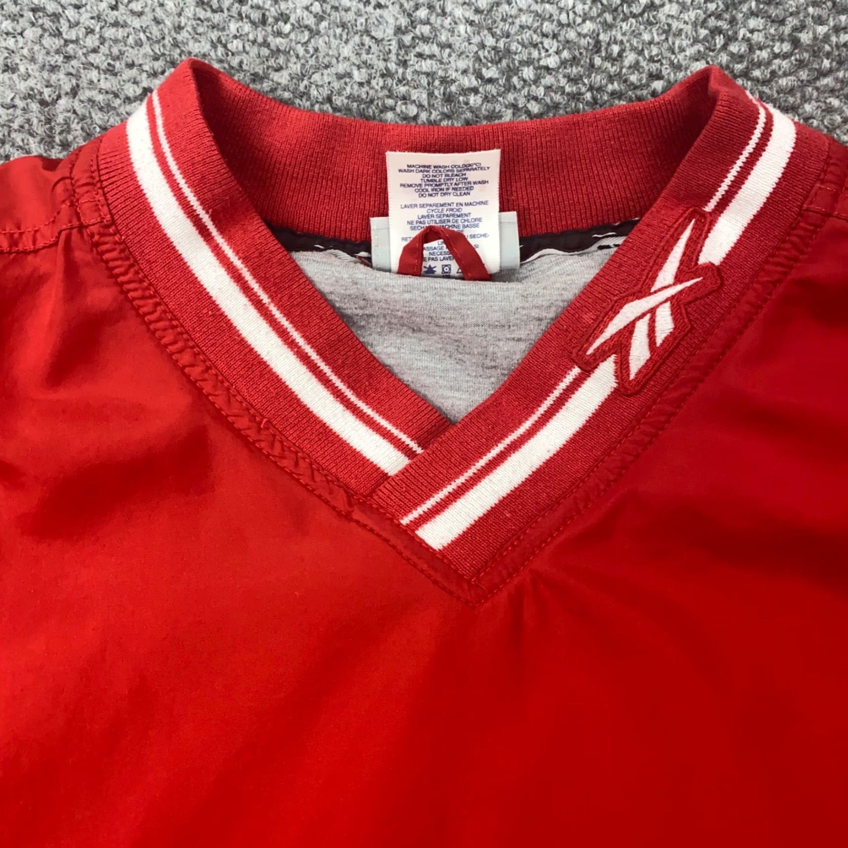 Reebok VINTAGE Reebok Pullover Shirt Mens XL Red V-Neck Pockets 90s Lined Sleeveless Size US XL / EU 56 / 4 - 6 Thumbnail