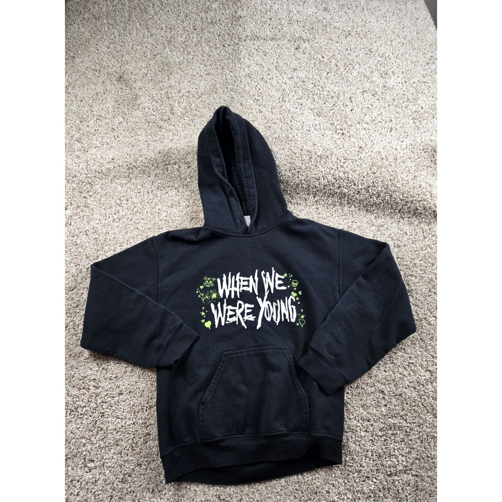 Gildan Gildan Hoodie Mens Small Black Graphic Long Sleeve Music Festival Pullover Pockets All Seasons Size US S / EU 44-46 / 1 - 2 Thumbnail