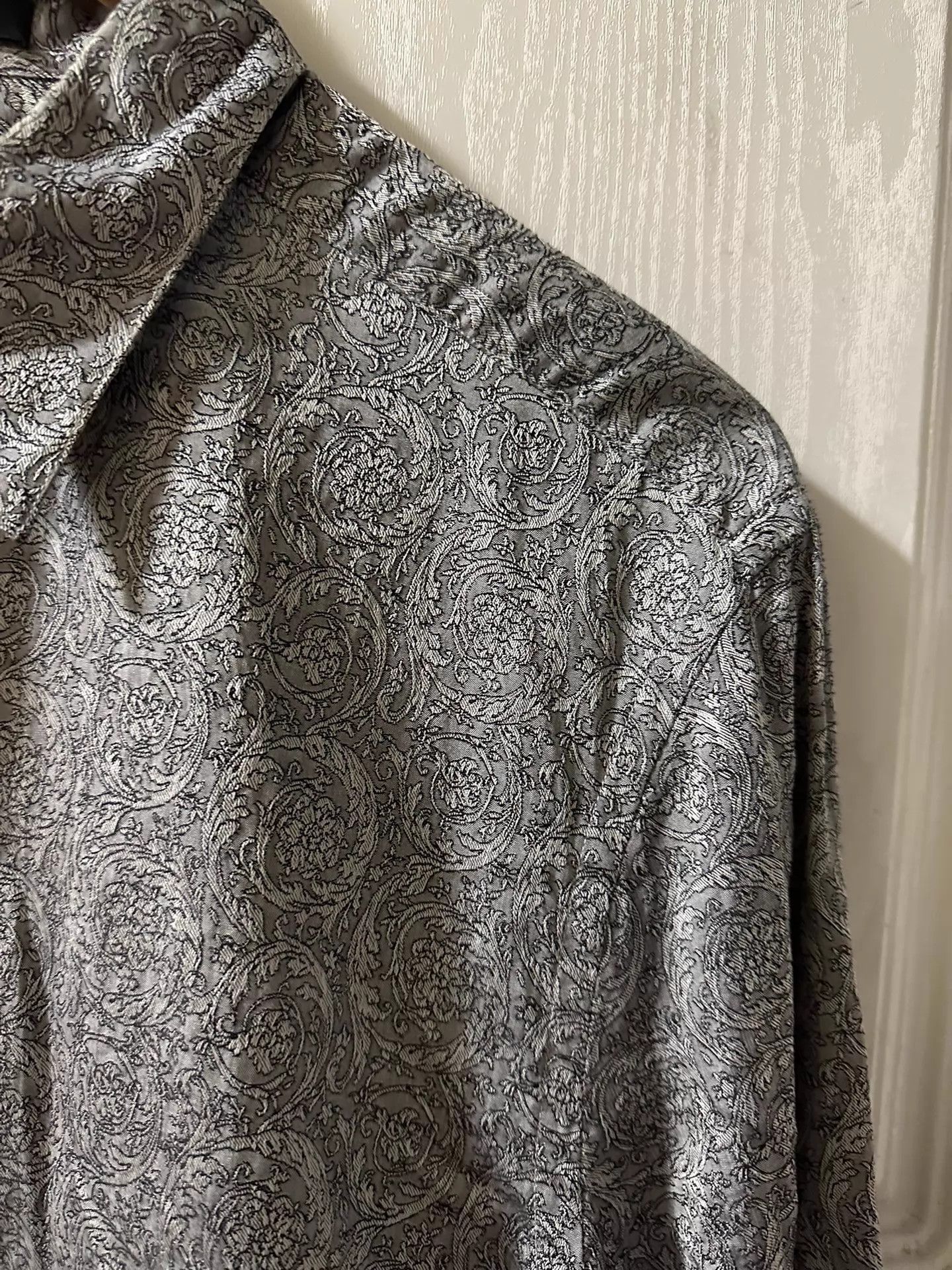 Versace Versace Limited Runway Embroidered Baroque Shirt 41L Size US L / EU 52-54 / 3 - 5 Thumbnail