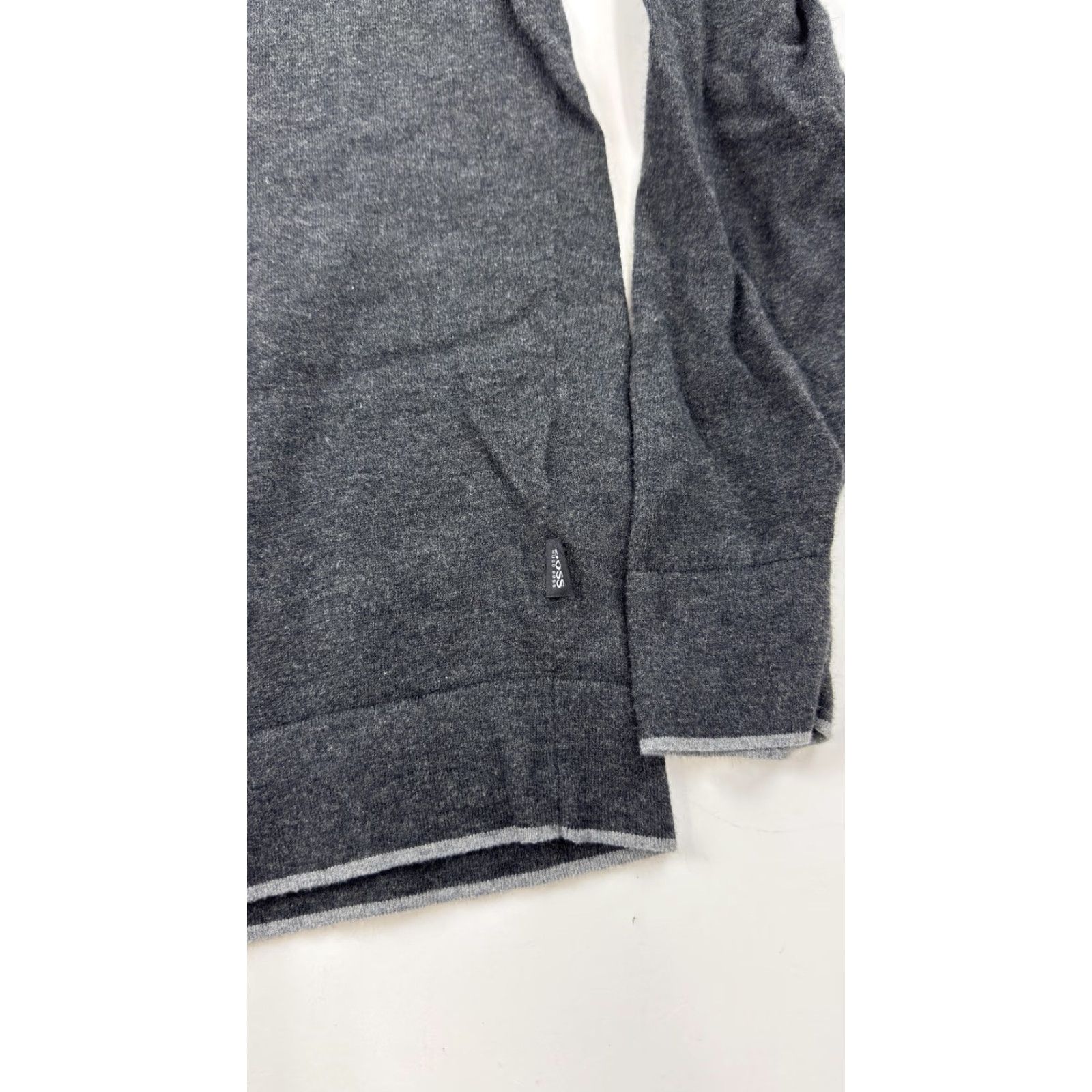 Hugo Boss Hugo Boss Sweater Mens XL Gray V-Neck Slim Fit Cotton Cashmere Pullover with Pockets All Seasons Size US XL / EU 56 / 4 - 2 Thumbnail