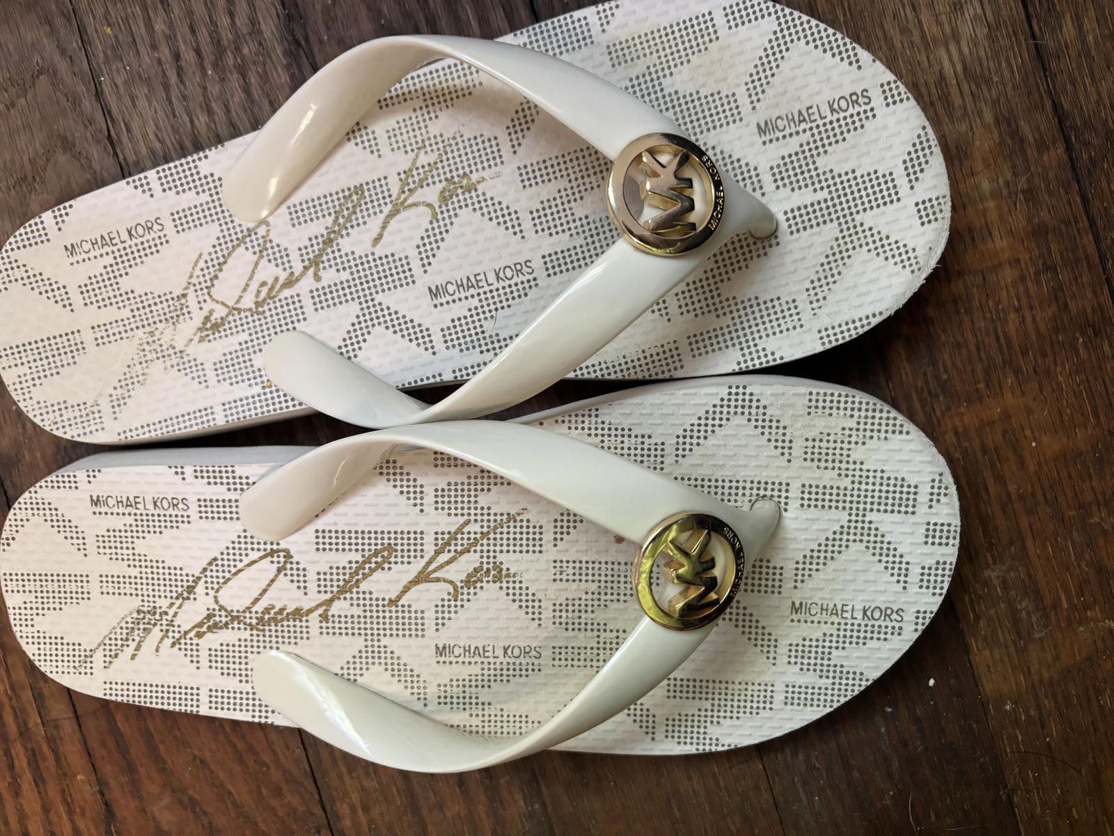 Michael Kors Michael Kors Women's White Logo Flip Flop Sandals sz 5 Size US 5 / IT 35 - 2 Thumbnail