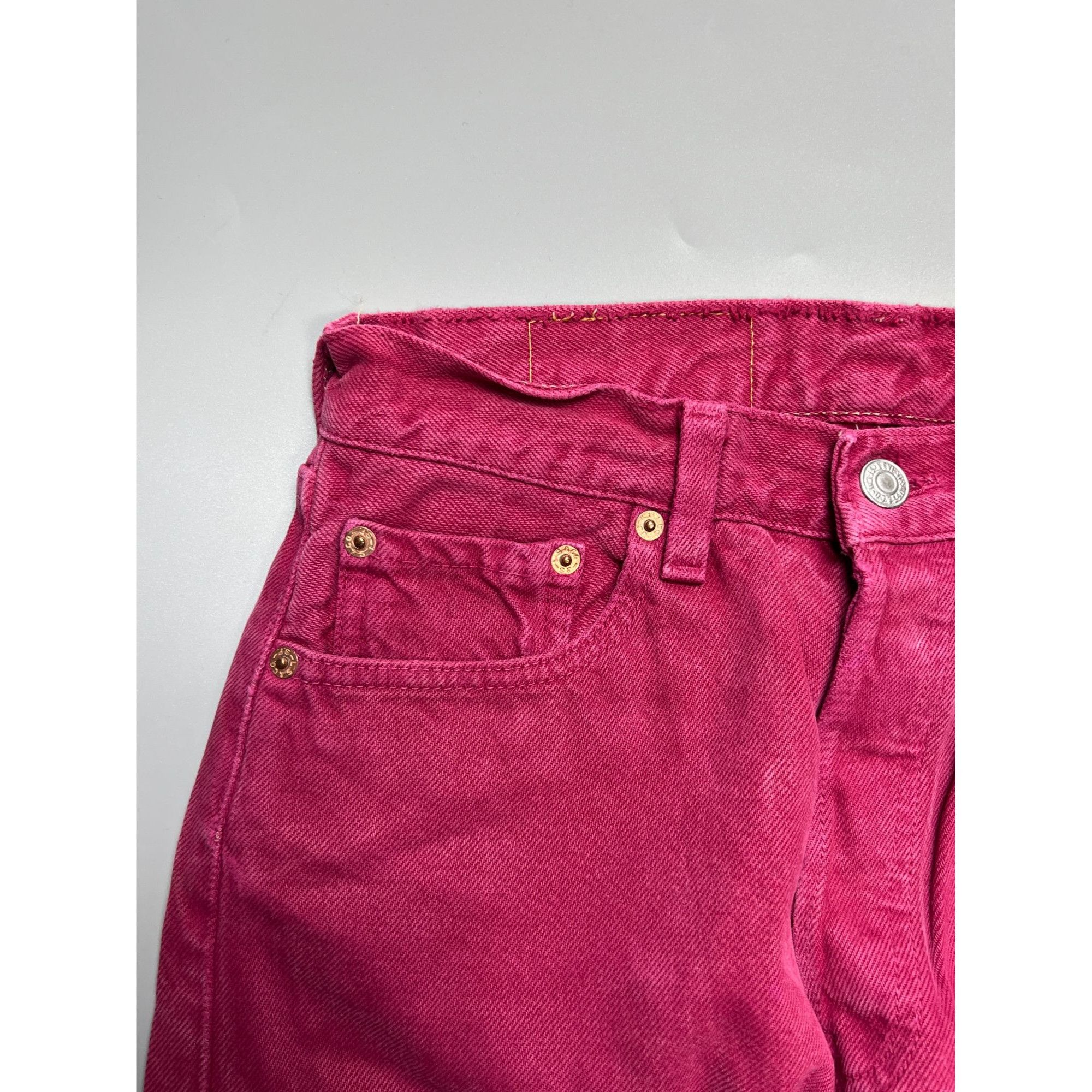 Levi's Vintage Clothing Vintage Levi’s 501 Rare Red Made in USA Denim Jeans (Y1057) Size 25" / US 0 / IT 36 - 4 Thumbnail